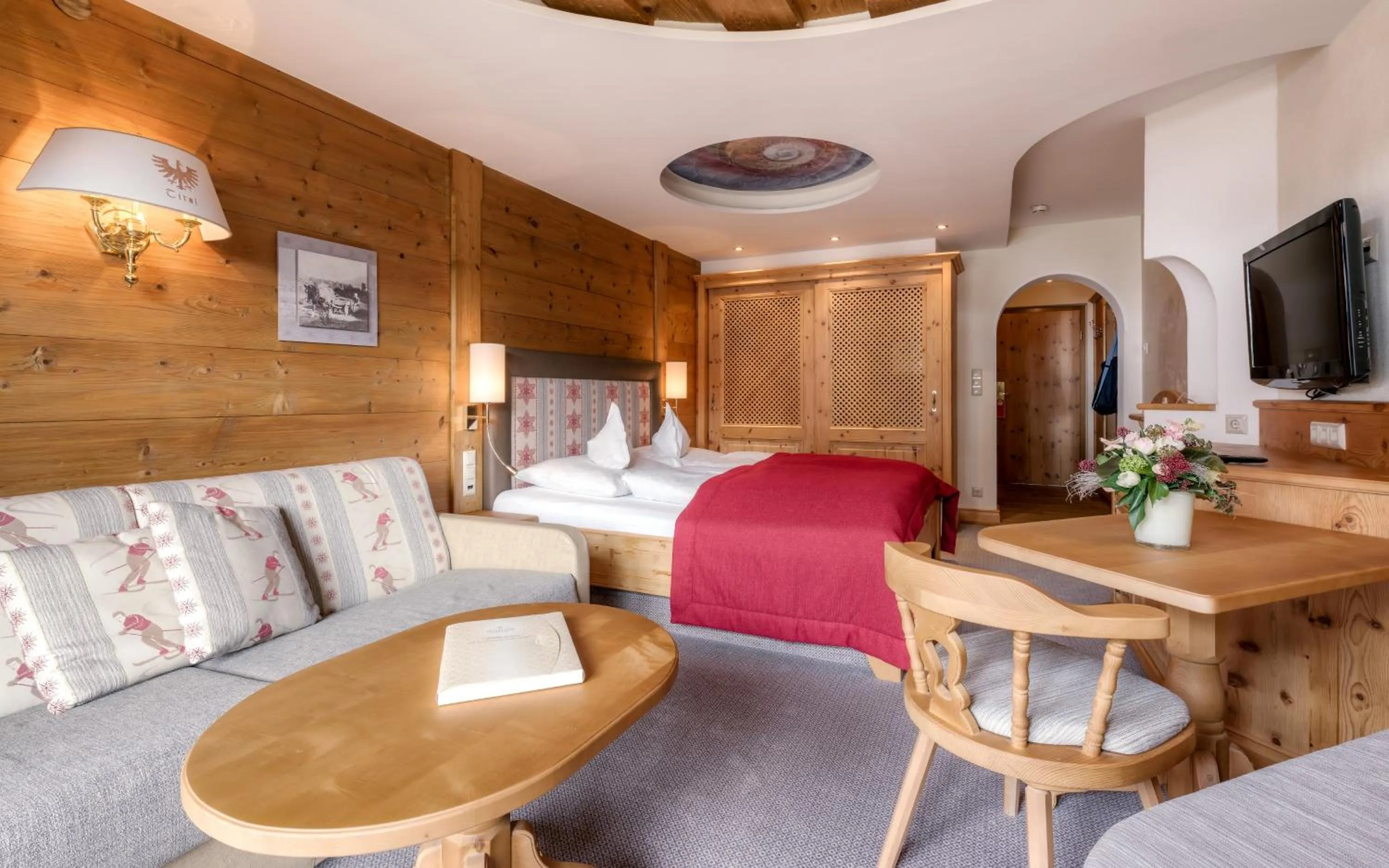 Photo of the whole room, Bed in Hotel Garni Serfauserhof