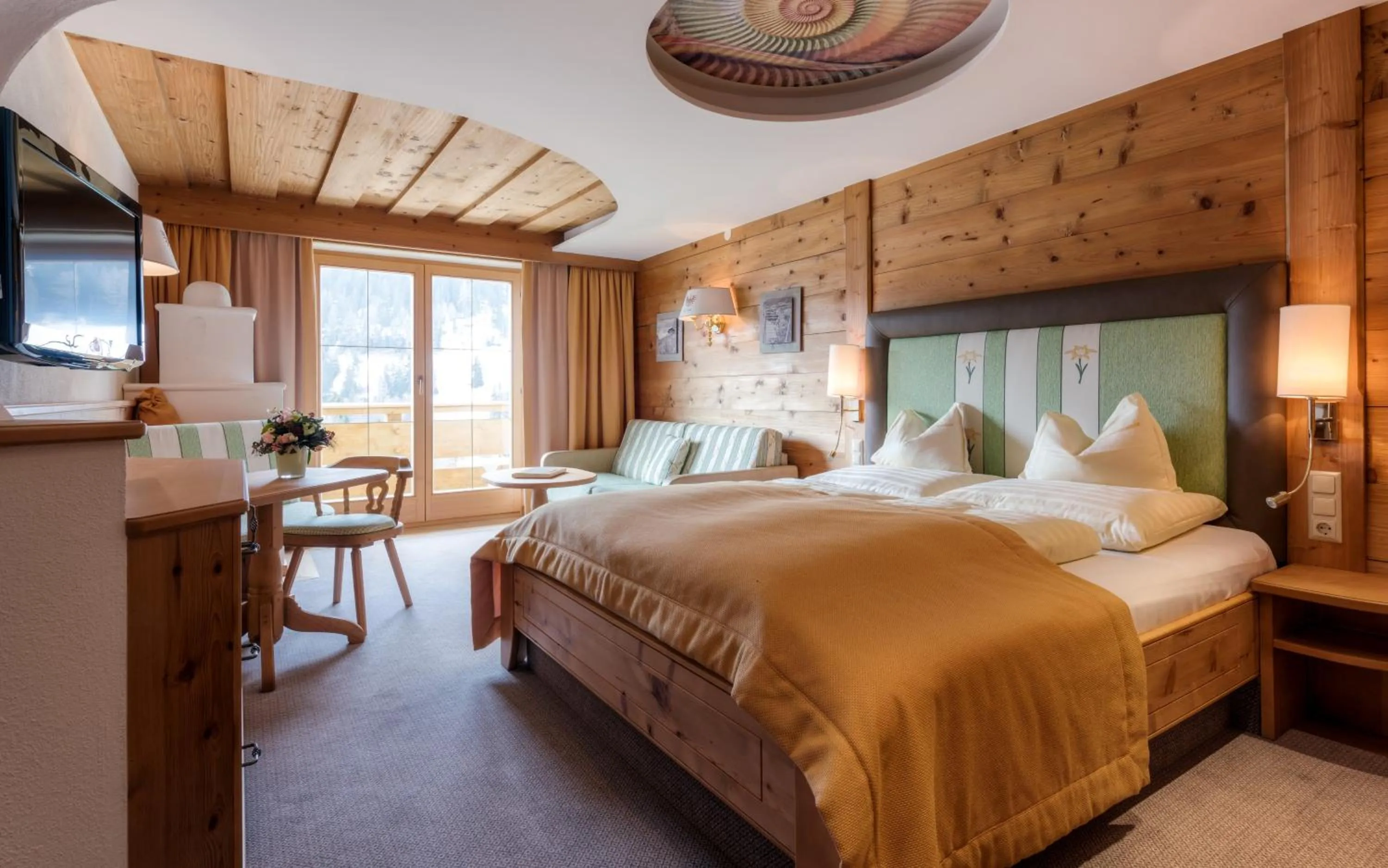 Photo of the whole room, Bed in Hotel Garni Serfauserhof