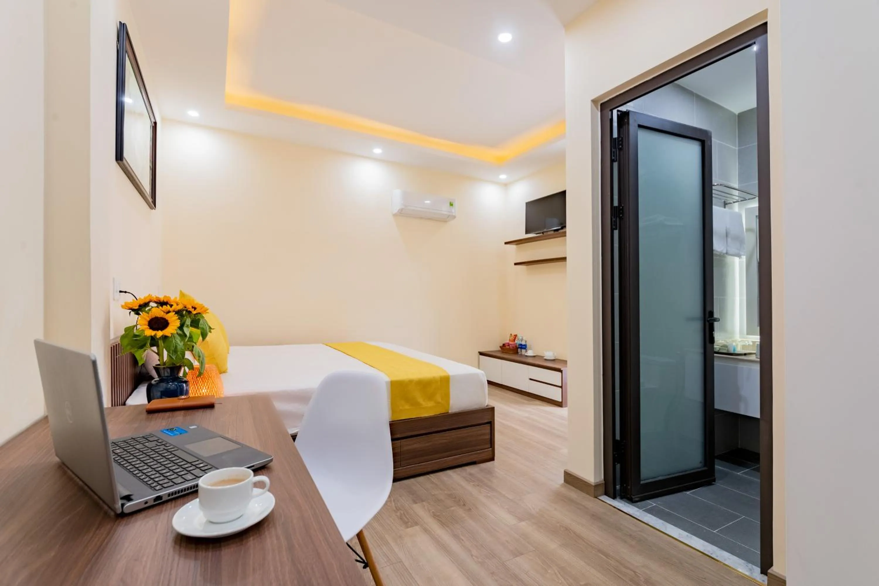 Bed in Green Hill Hotel