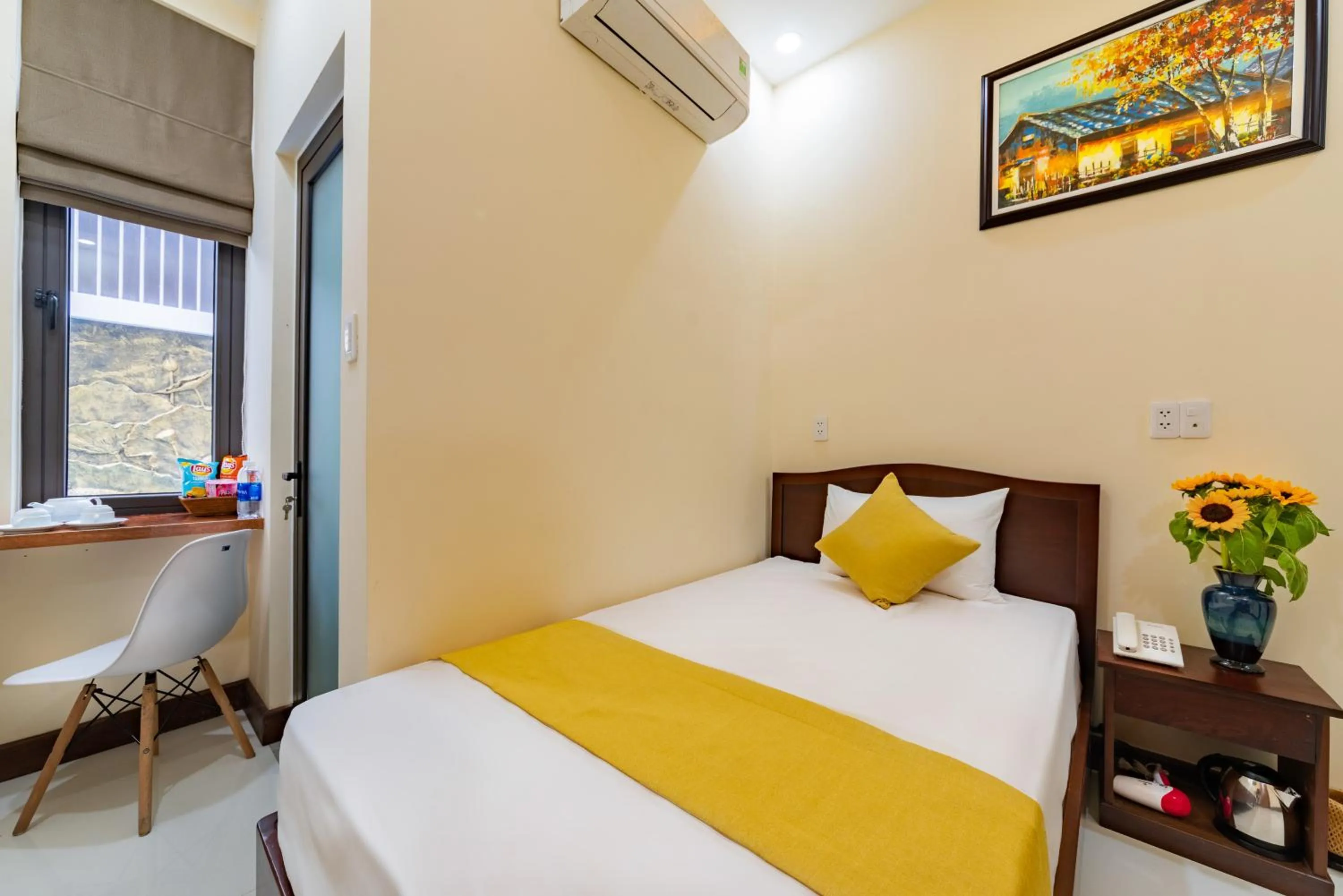 Bed in Green Hill Hotel