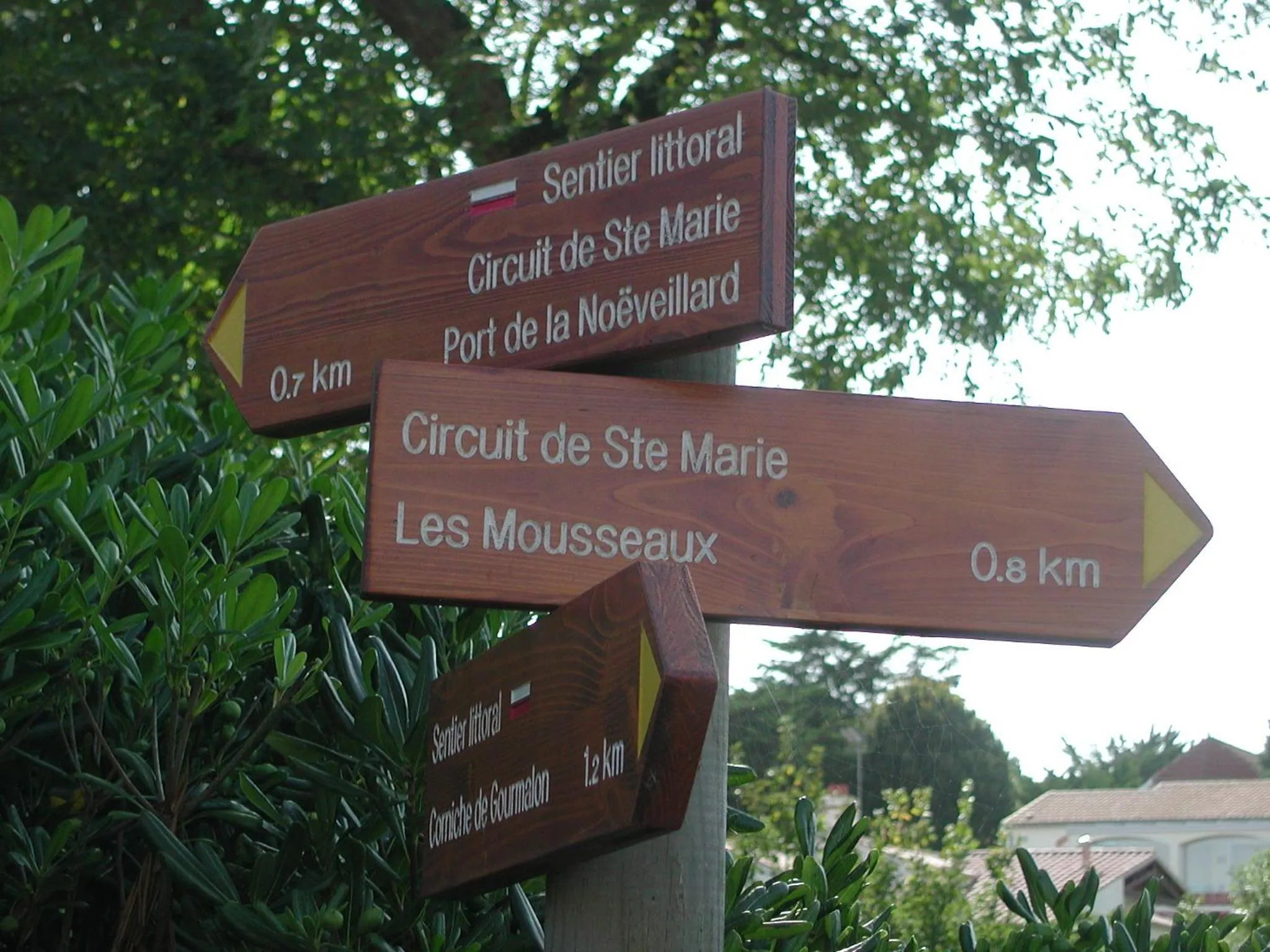 Logo/Certificate/Sign in Hôtel Beau Soleil