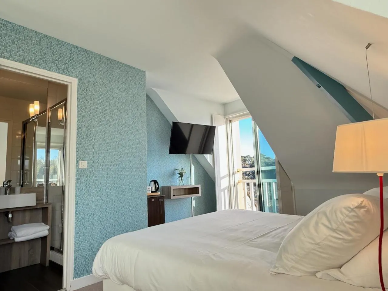 Bed in Hôtel Beau Soleil