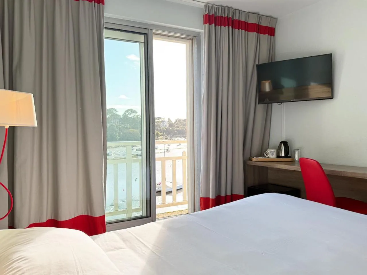 Bed in Hôtel Beau Soleil