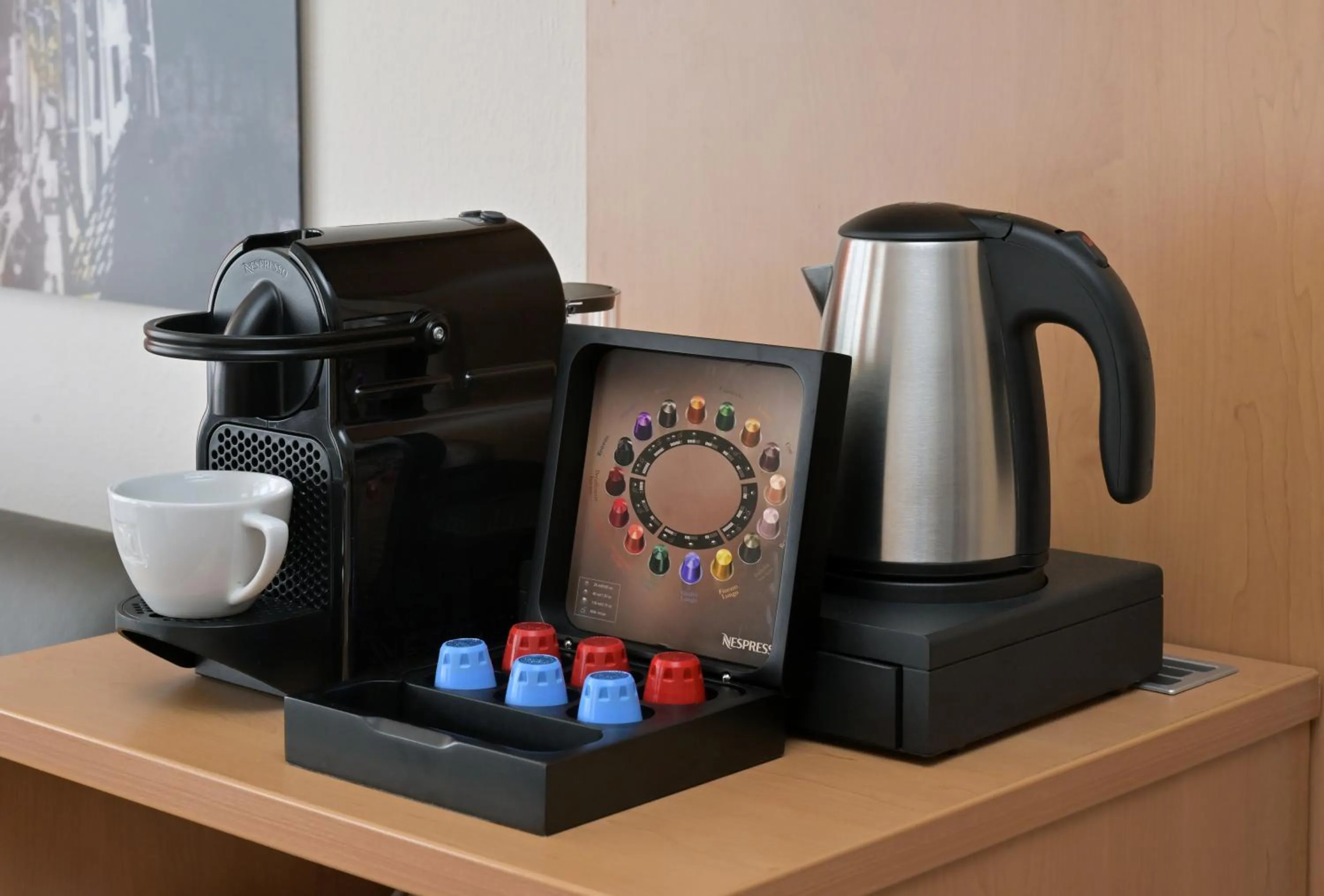 Coffee/tea facilities in Hotel & Living Am Wartturm - Hotel & Apartments