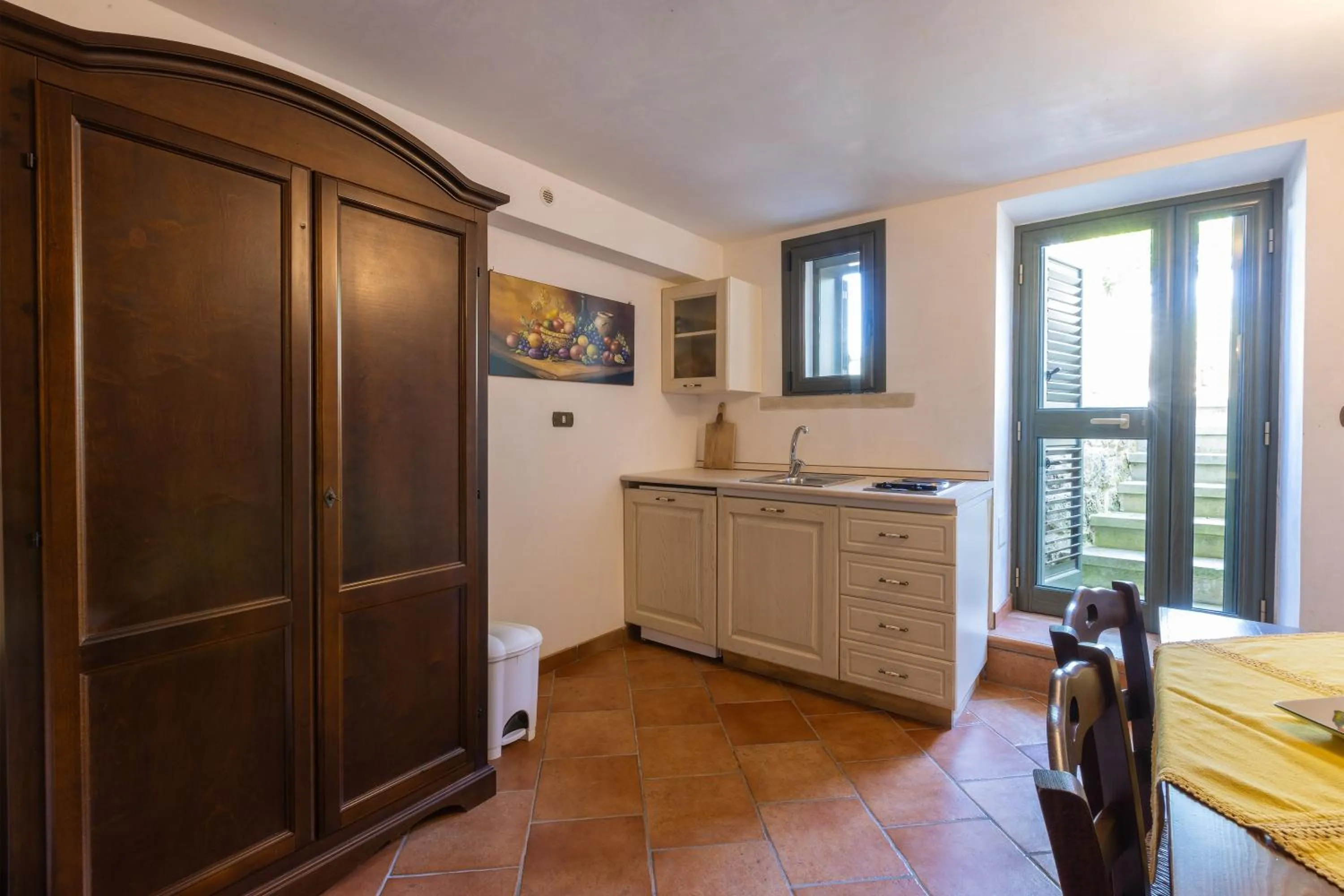 Kitchen or kitchenette in Casa Ulmi con piscina