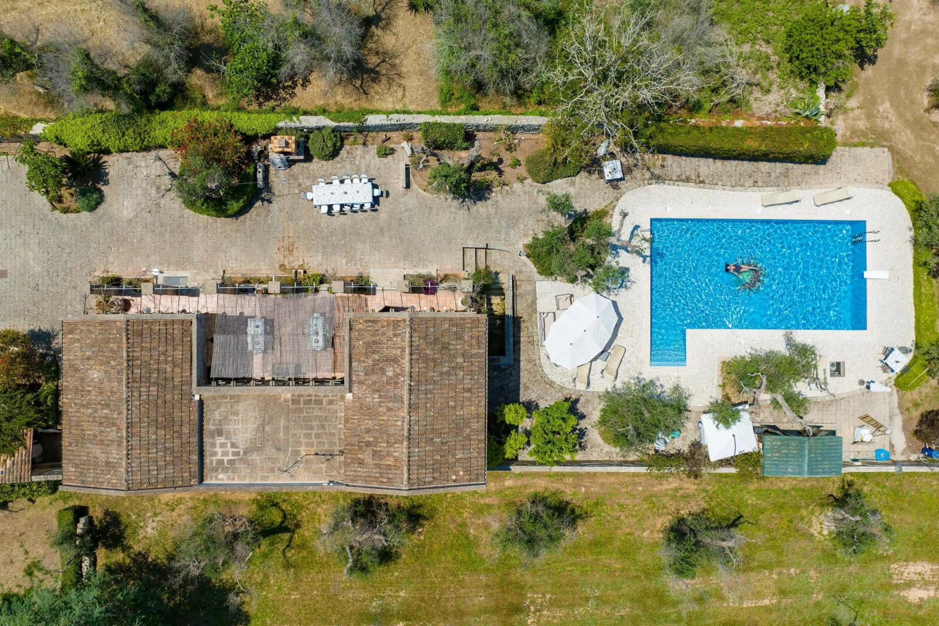 Bird's eye view in Casa Ulmi con piscina