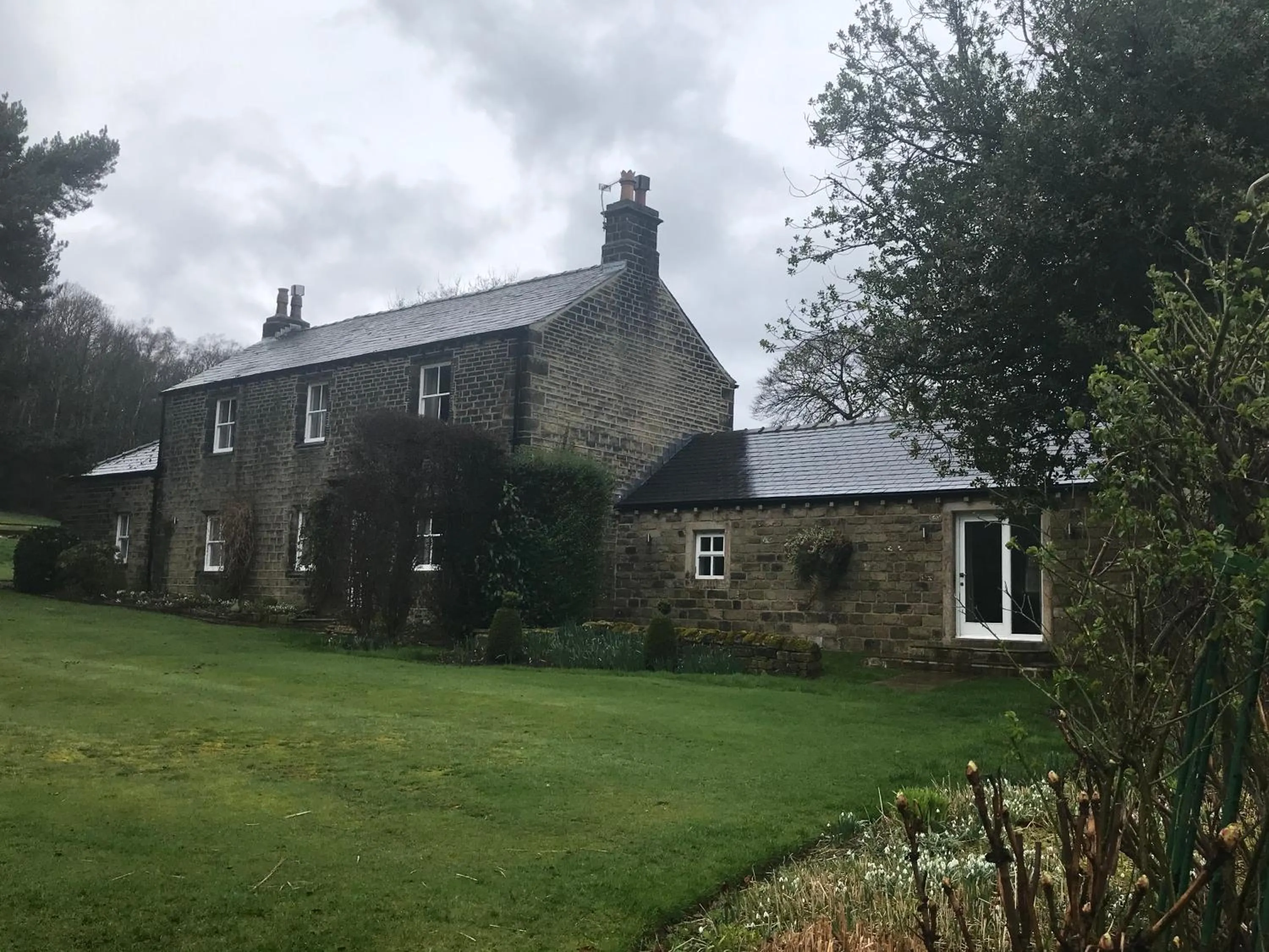 Garden in Woodsome Hall Golf Club Cottage on the Course
