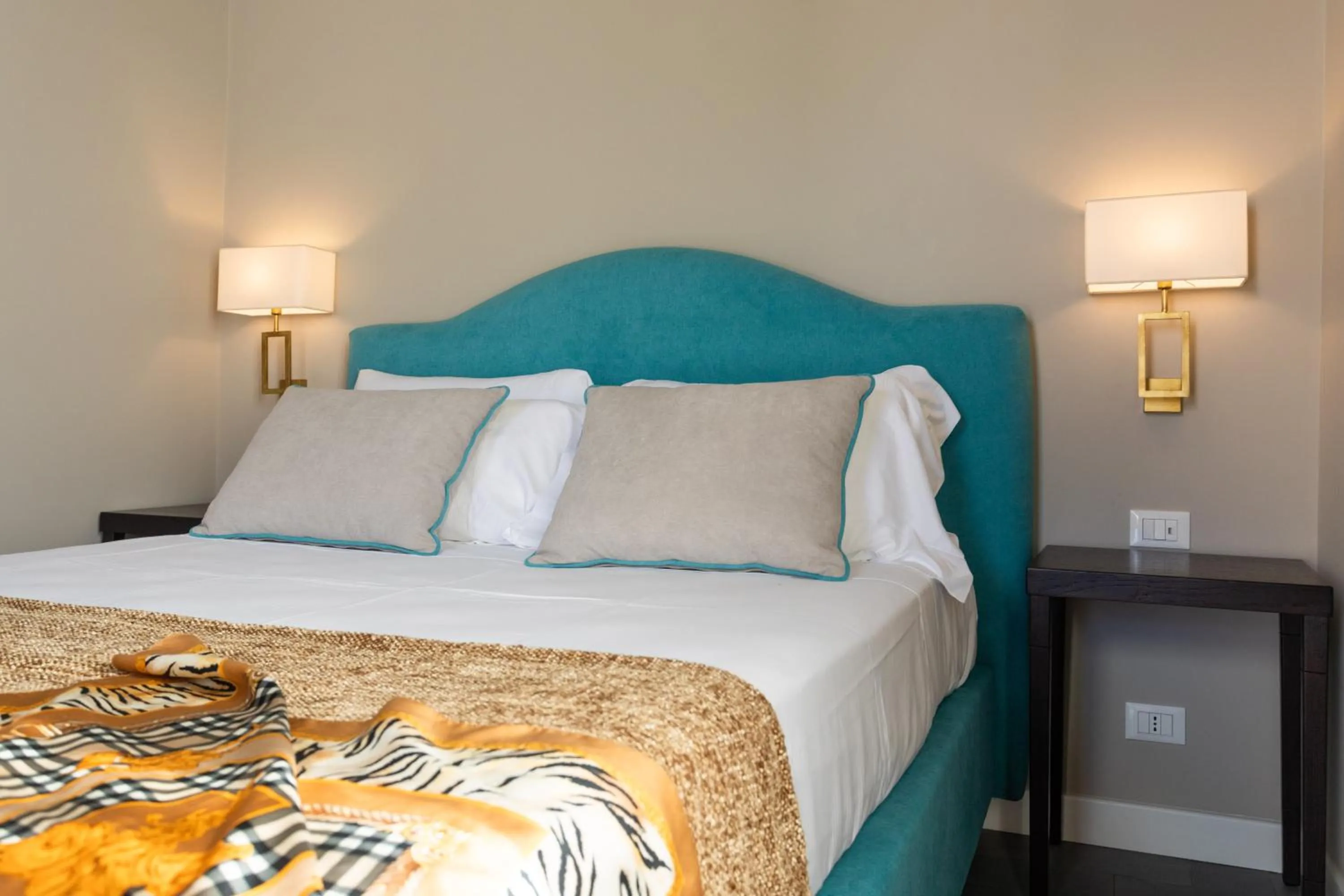 Bed in Villa Masetta - Luxury Suites