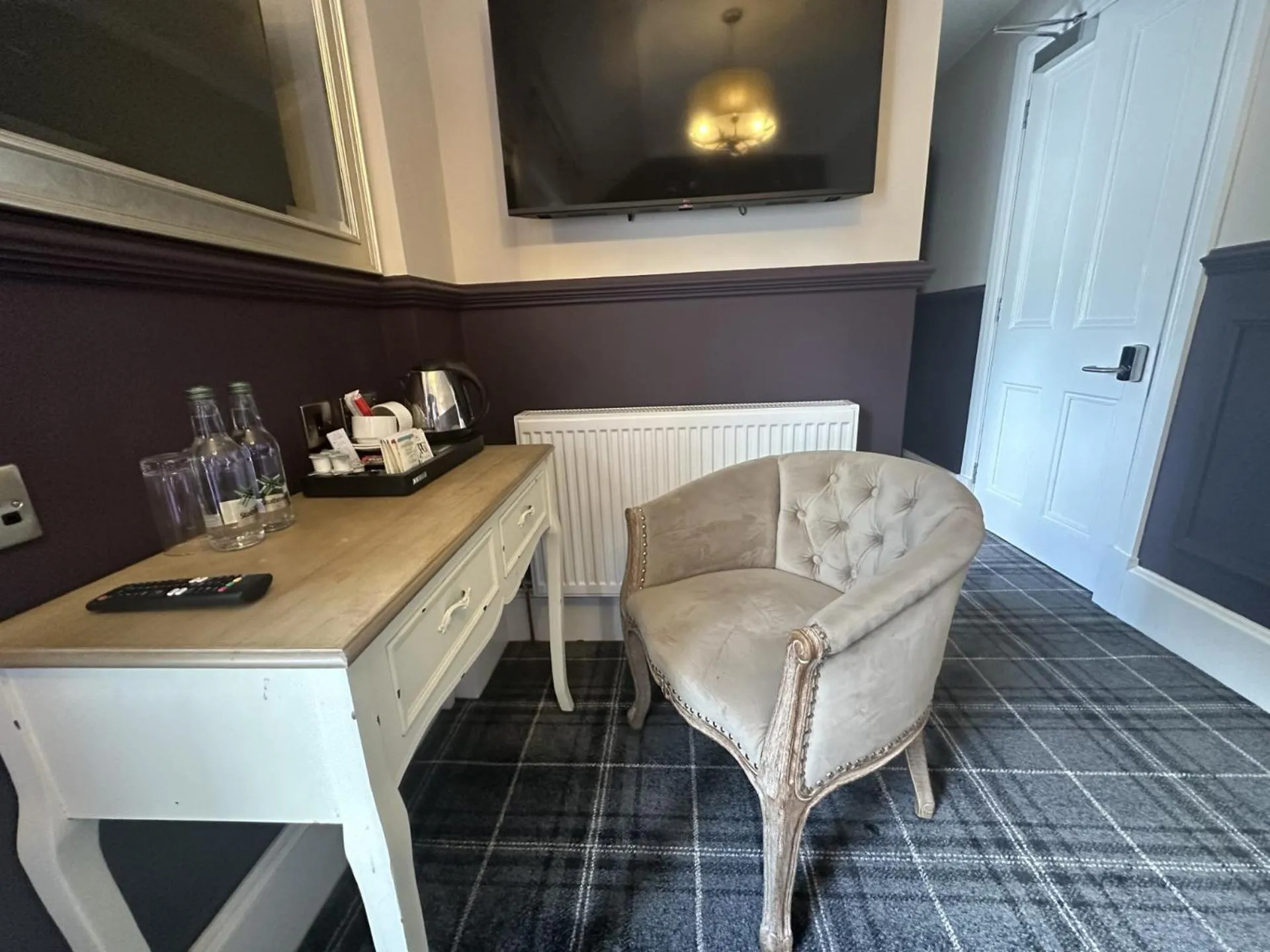 Seating area in The Original Rosslyn Inn