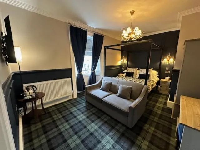 Bed in The Original Rosslyn Inn