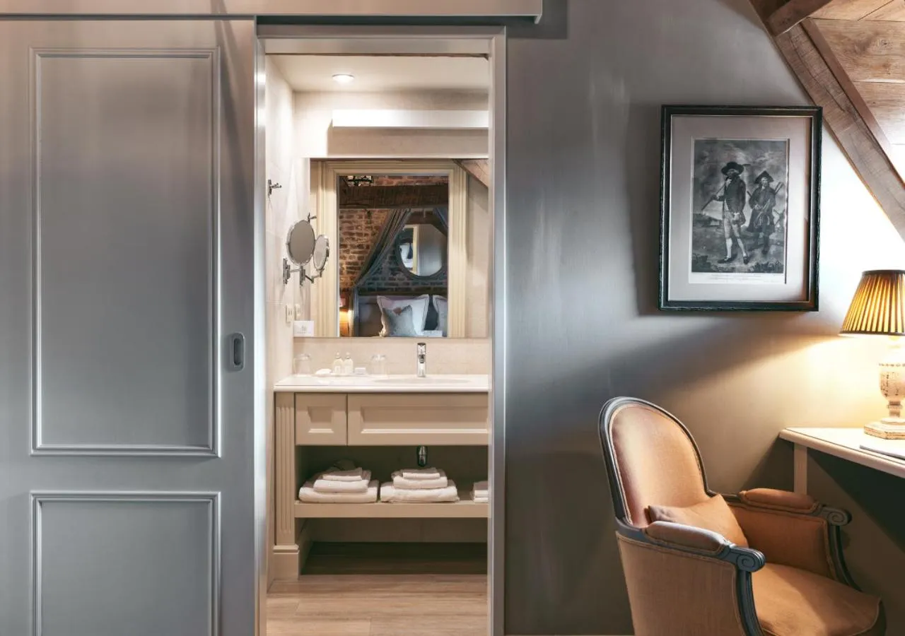 Bathroom, Bed in Kasteel van Ordingen