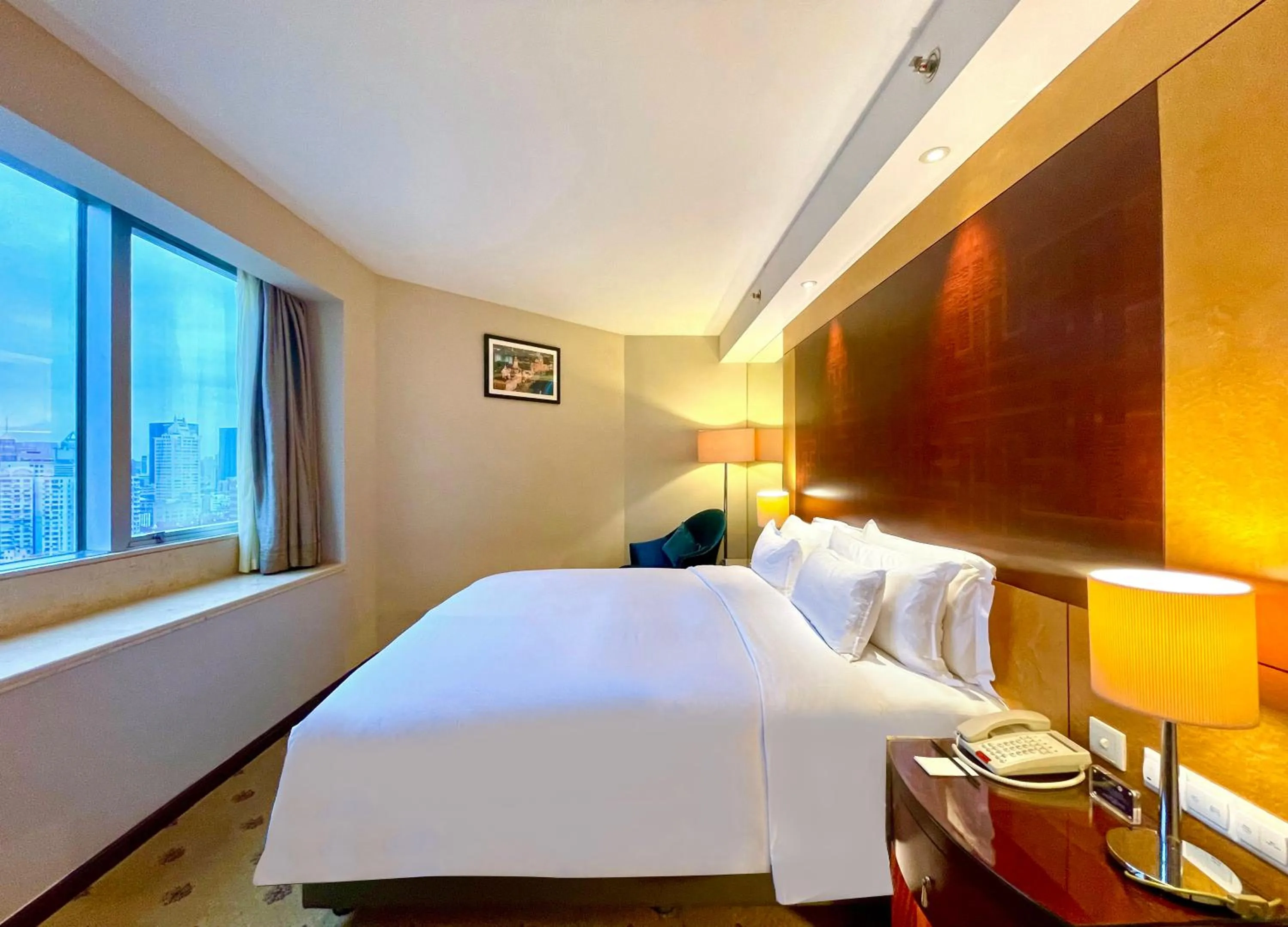Photo of the whole room, Bed in Radisson Collection Hyland Shanghai