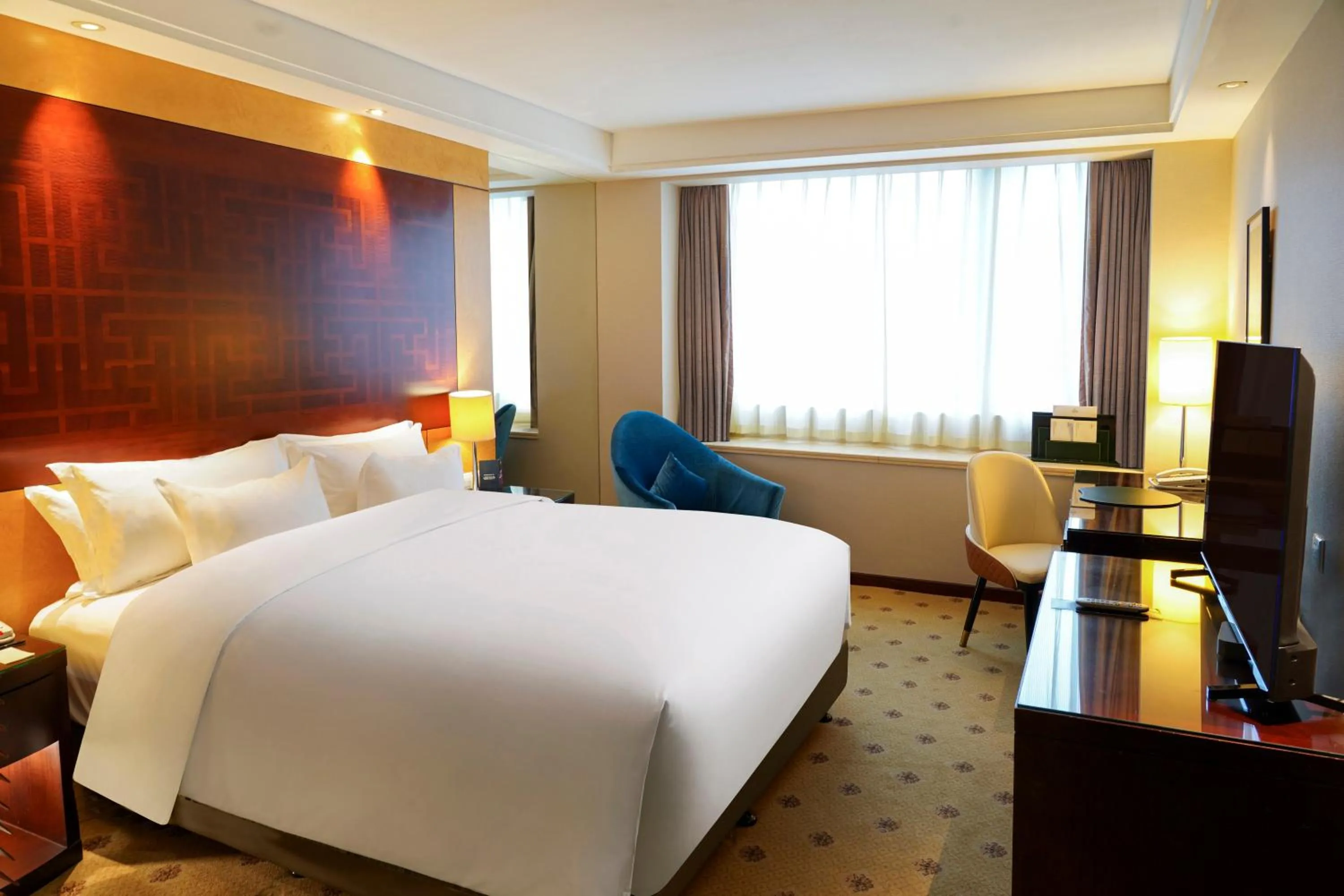 Photo of the whole room, Bed in Radisson Collection Hyland Shanghai