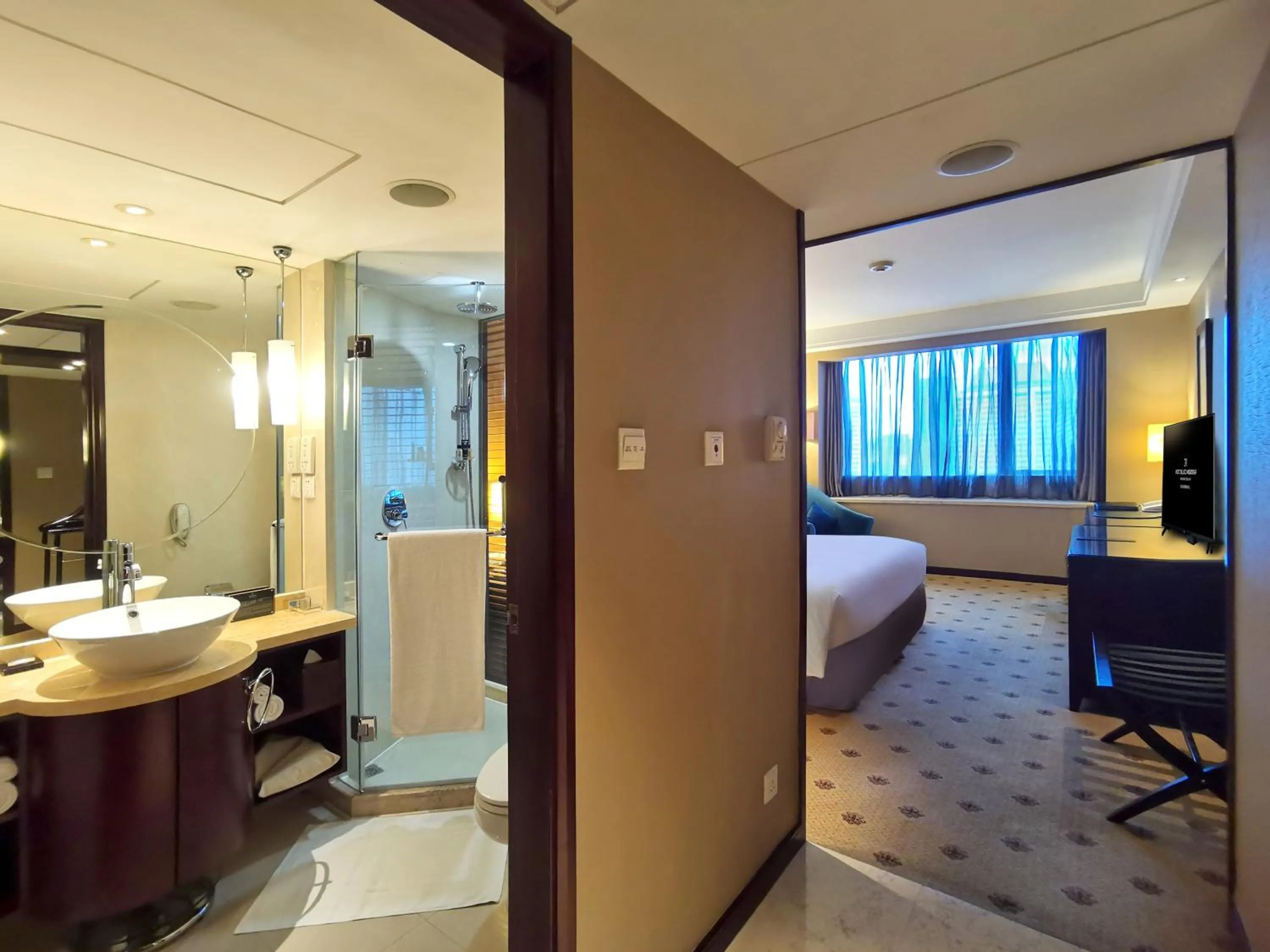 Bathroom, Bed in Radisson Collection Hyland Shanghai