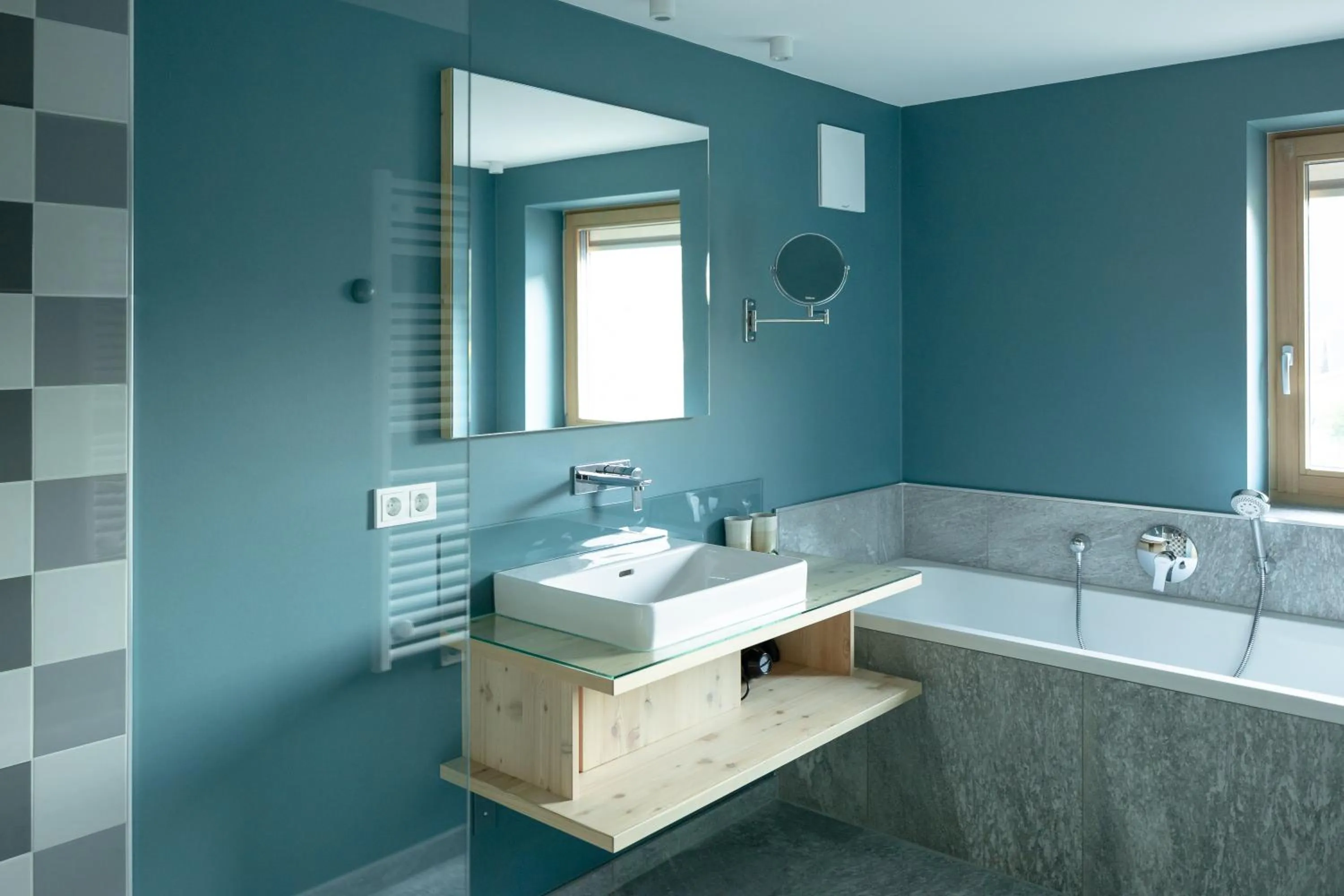 Shower in Hotel Neusacherhof