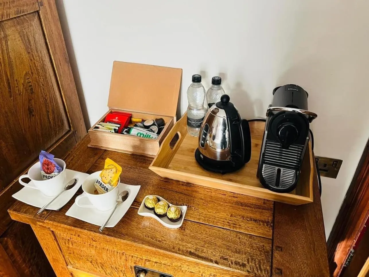 Food and drinks in Abbotsleigh of Whitby