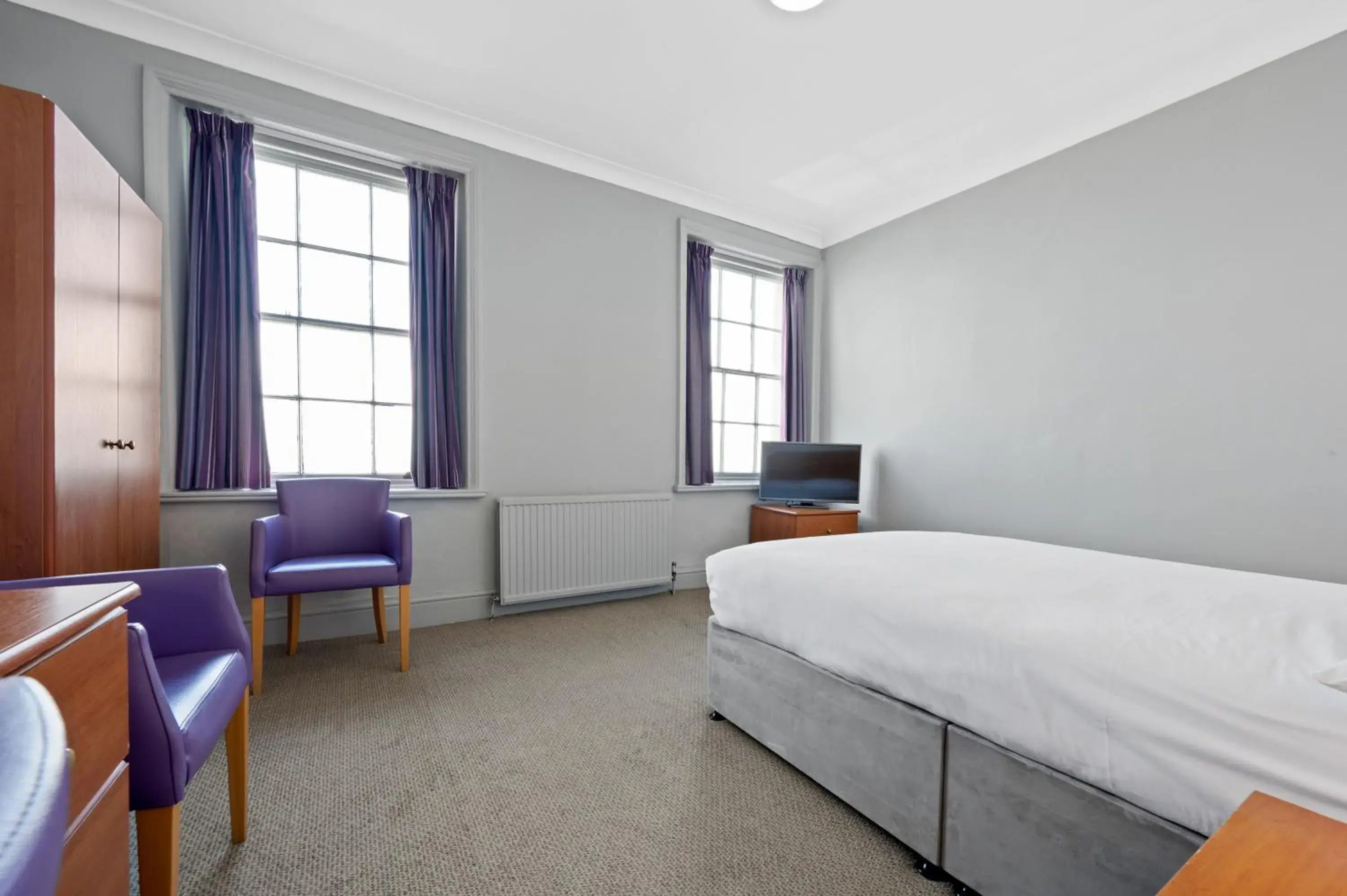 Standard Double Room with Sea View in Royal Whitby Standard Double Room with Sea View in Royal Whitby