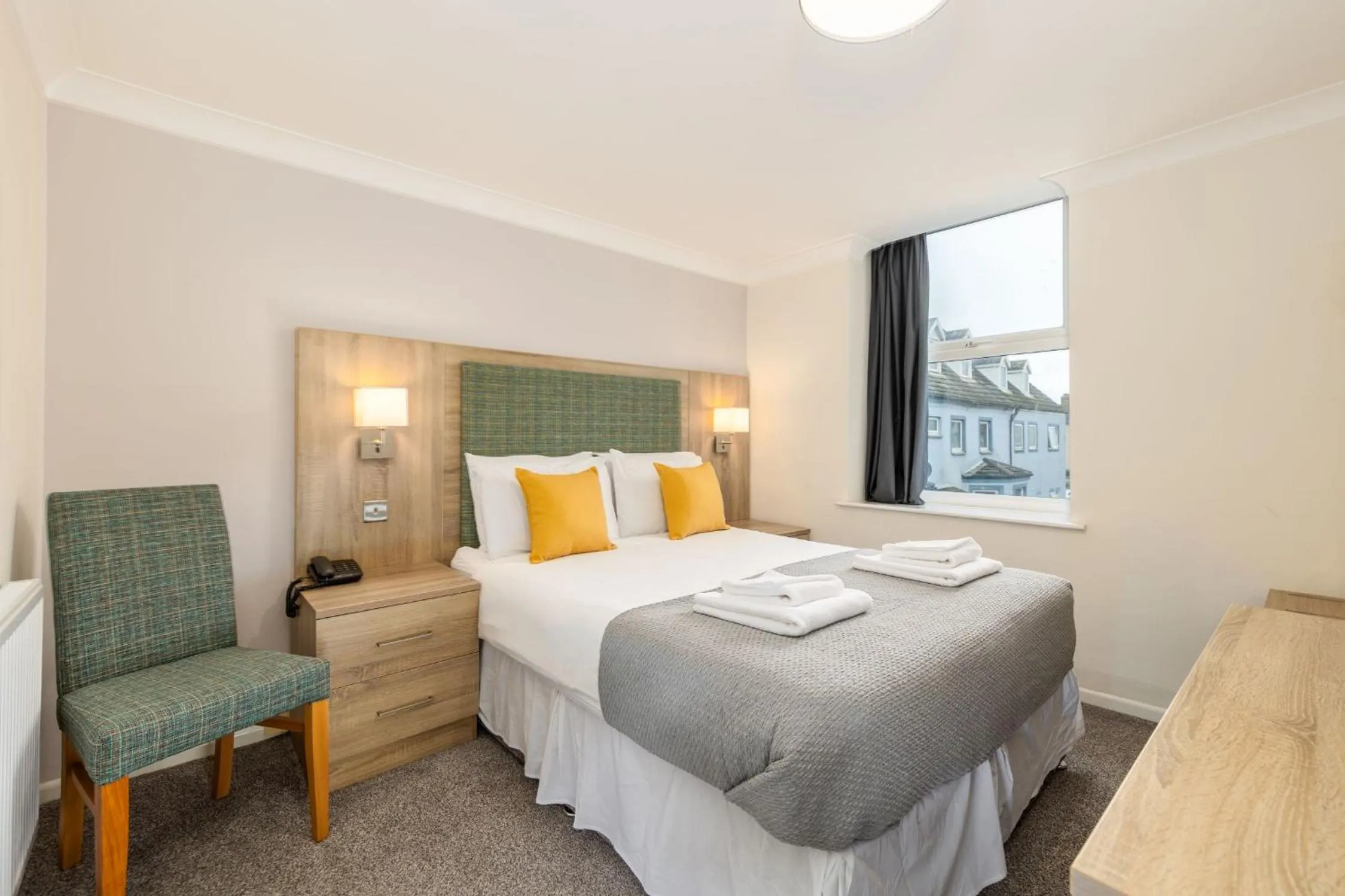 Photo of the whole room, Bed in Seacote Hotel