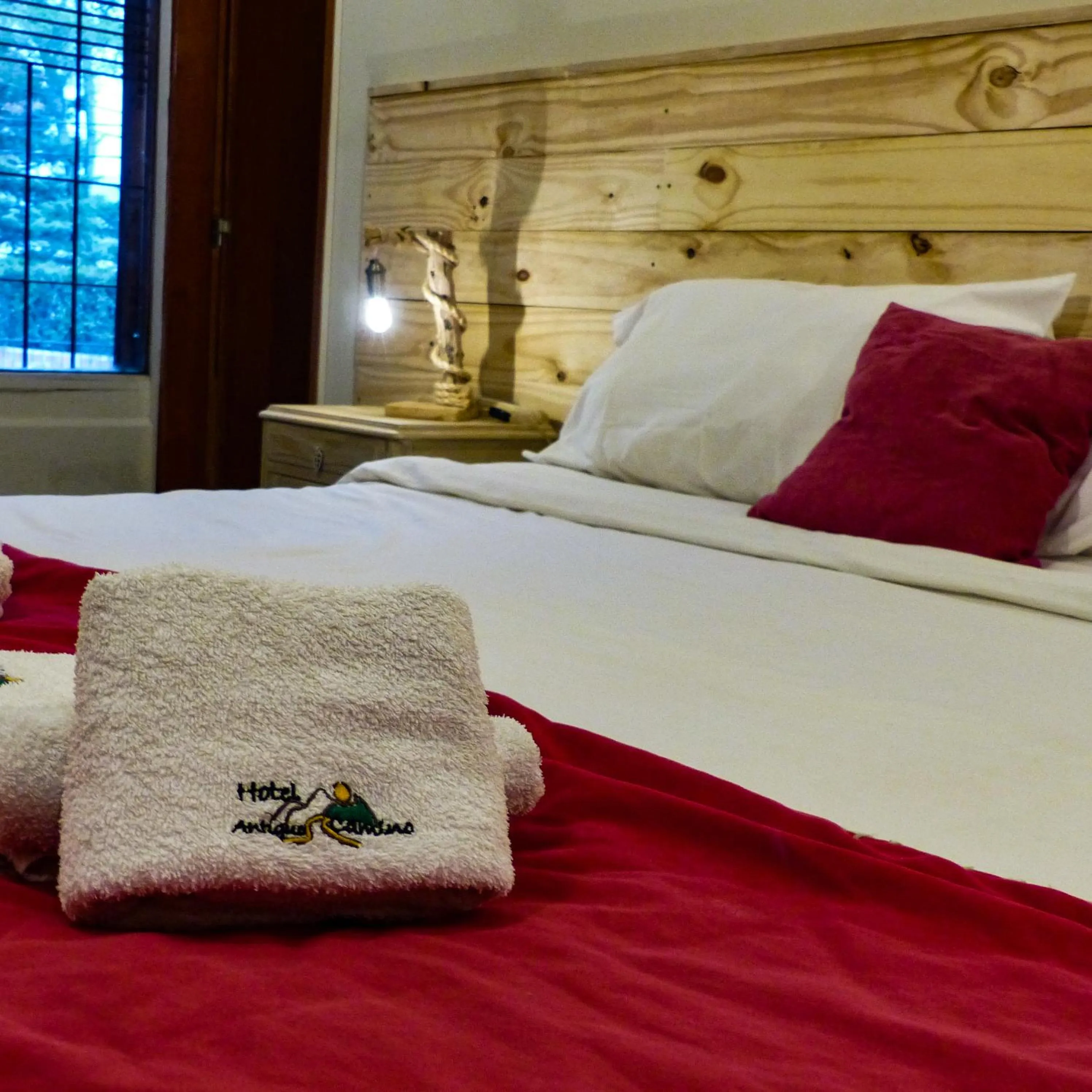 Bedroom, Bed in Hotel Antiguo Camino