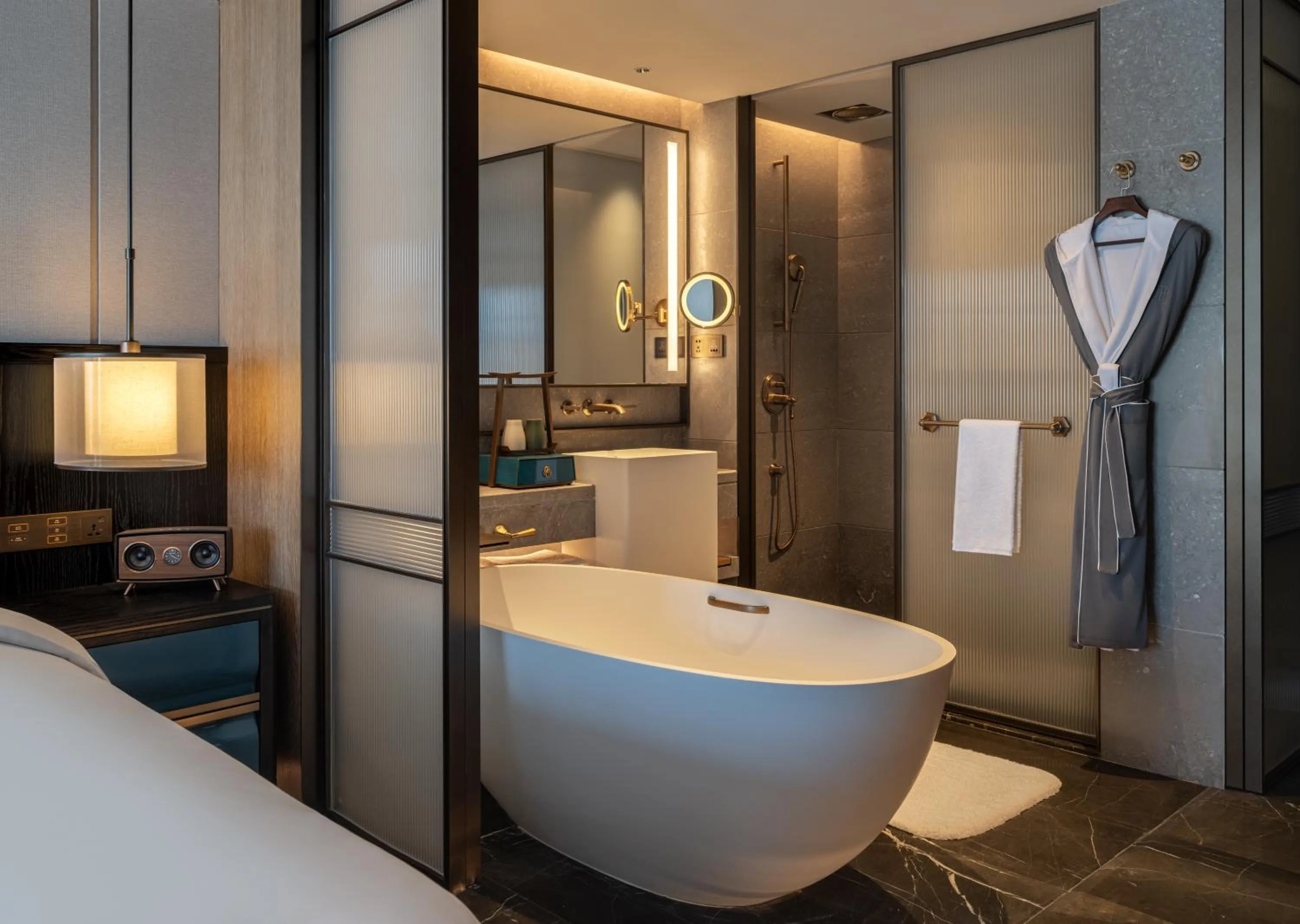 Bathroom, Bed in Prime Hotel Beijing Wangfujing