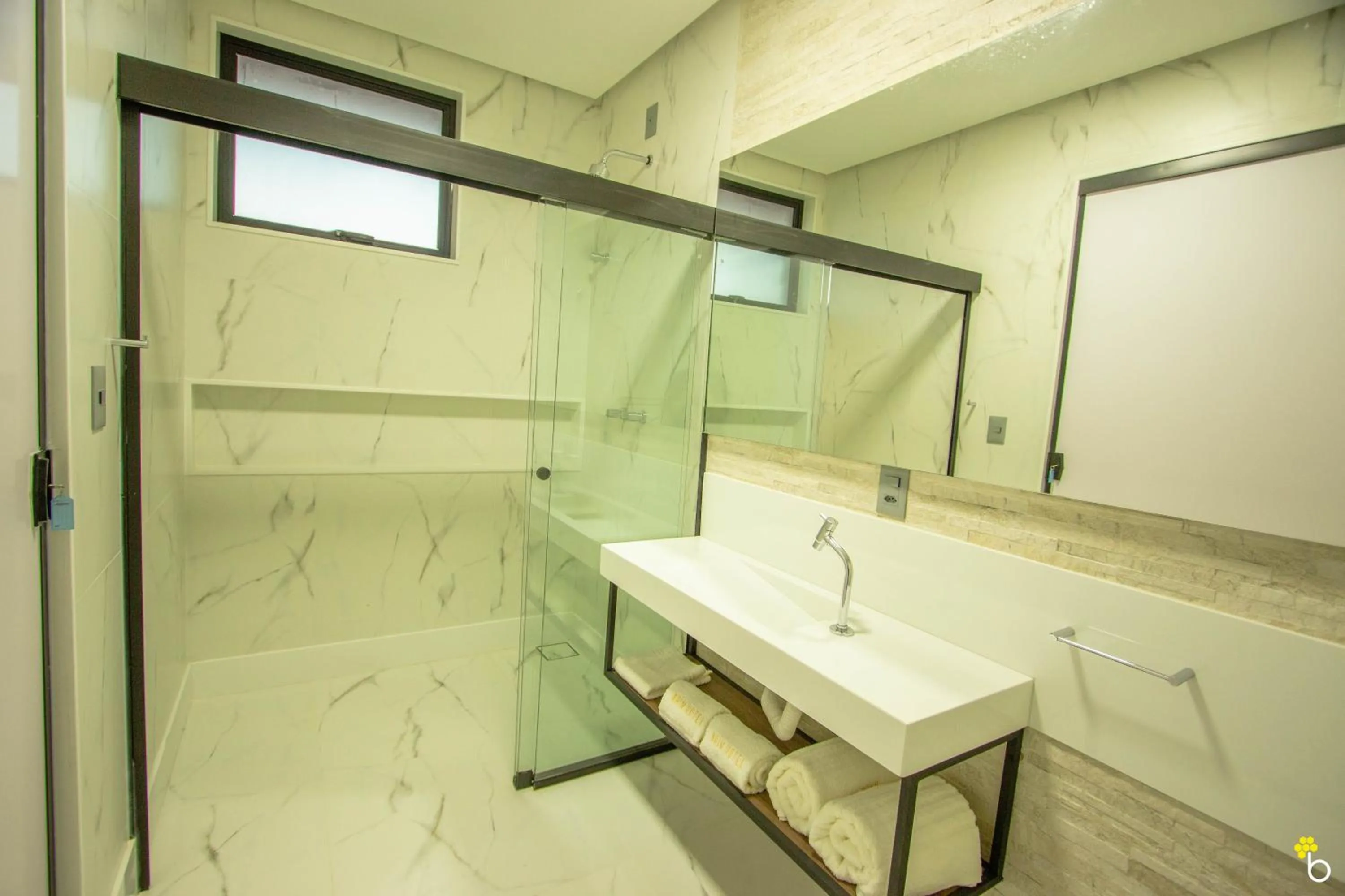 Bathroom in NAIM Hotel Capitólio