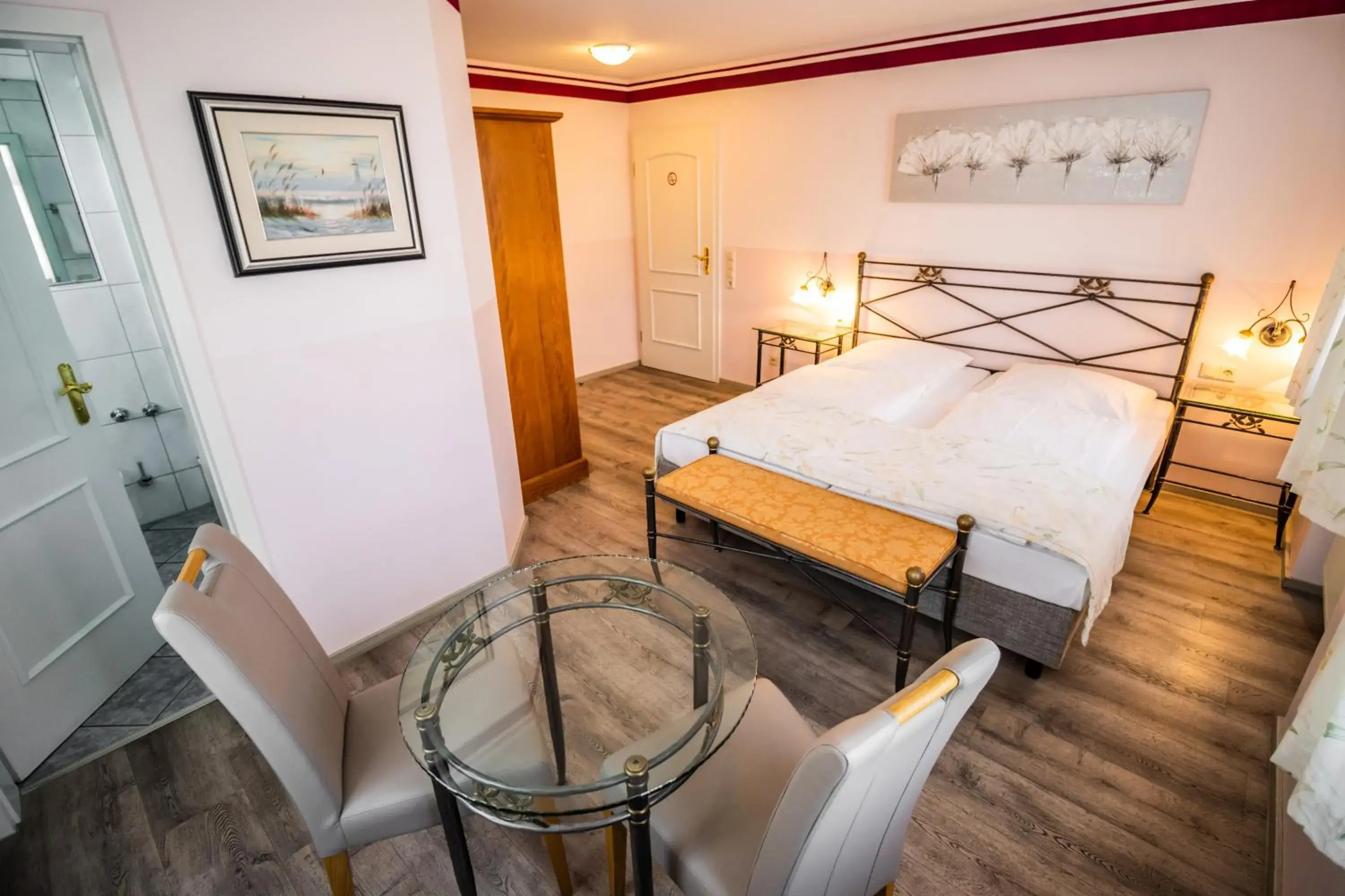 Double Room with Private Bathroom - single occupancy in Hotel Gasthof Rössle Double Room with Private Bathroom - single occupancy in Hotel Gasthof Rössle