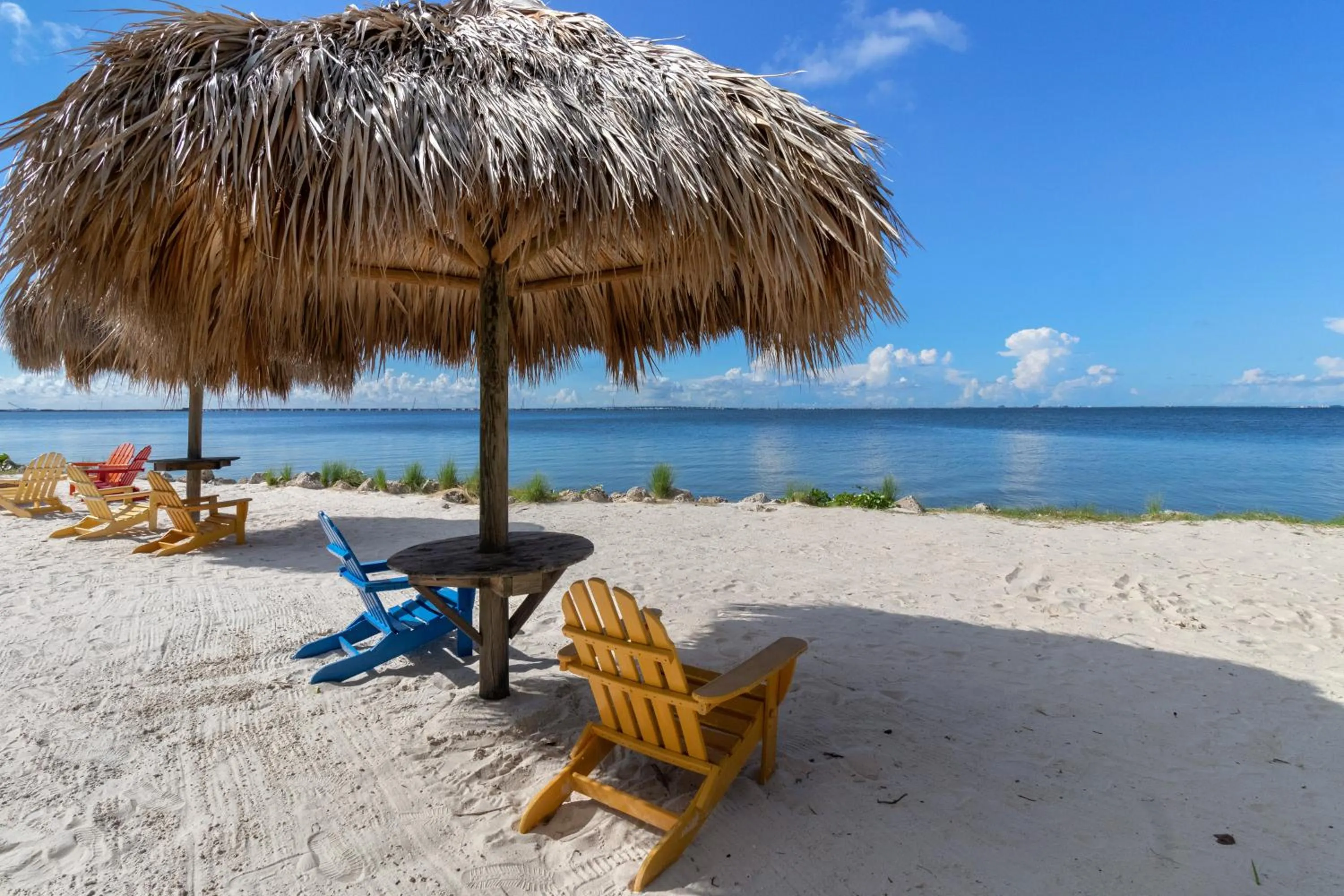 409-Waterfront View, WIFI, Pool, Close to BUCS Stadium