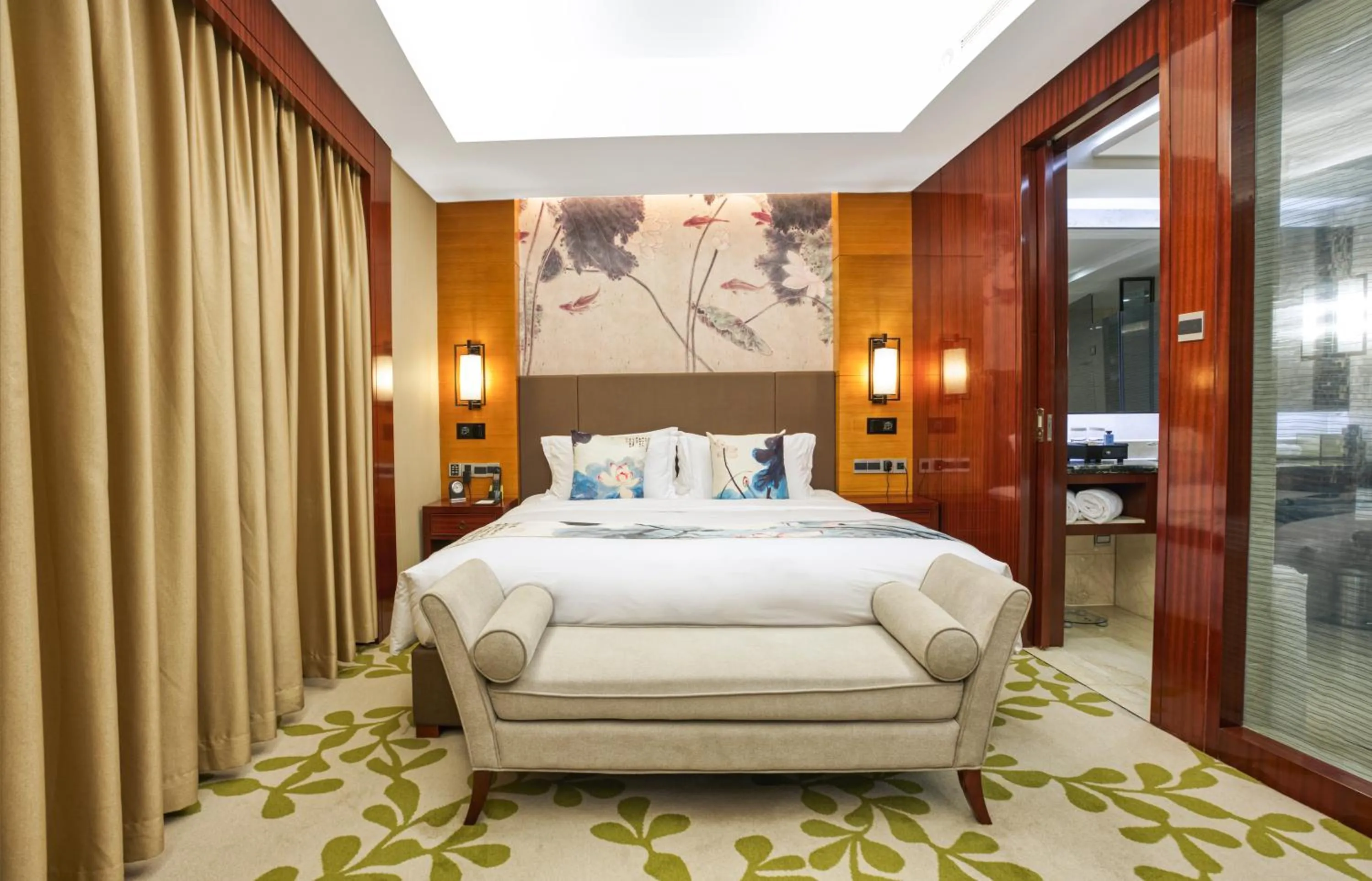 Bed in Sofitel Silver Plaza Jinan