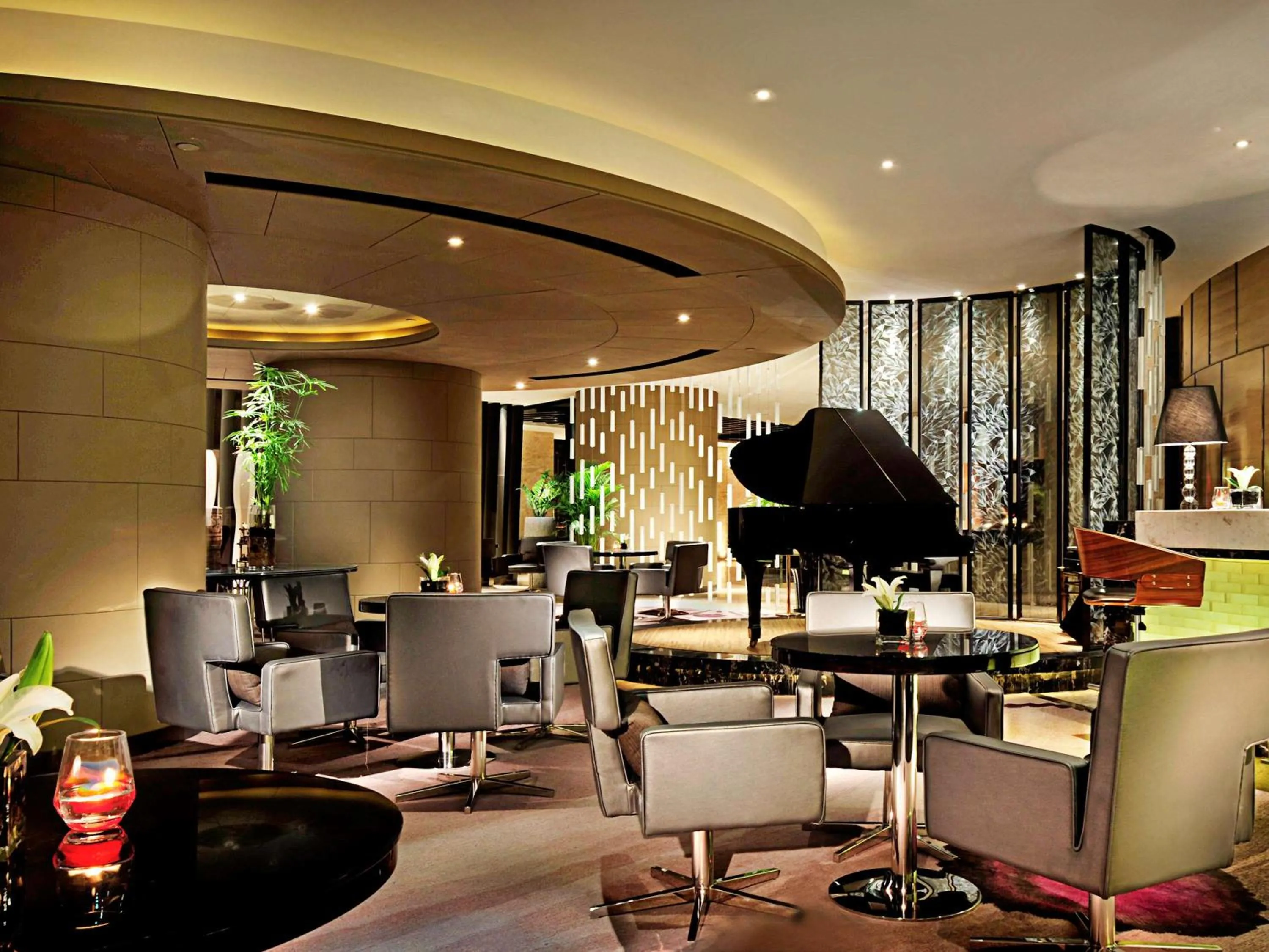 Lounge or bar, Restaurant/Places to Eat in Sofitel Silver Plaza Jinan