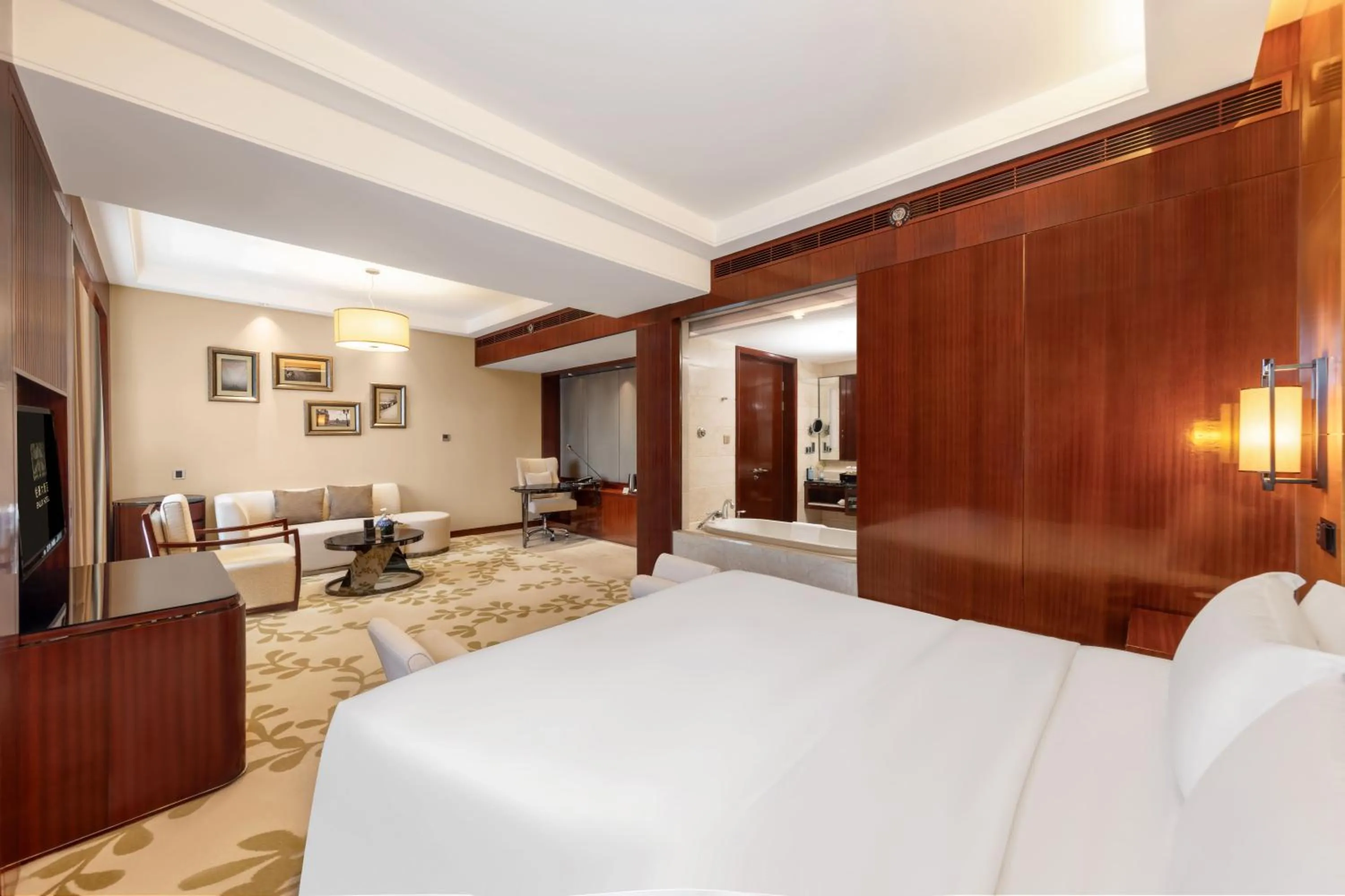 Property building, Bed in Enlux Hotel