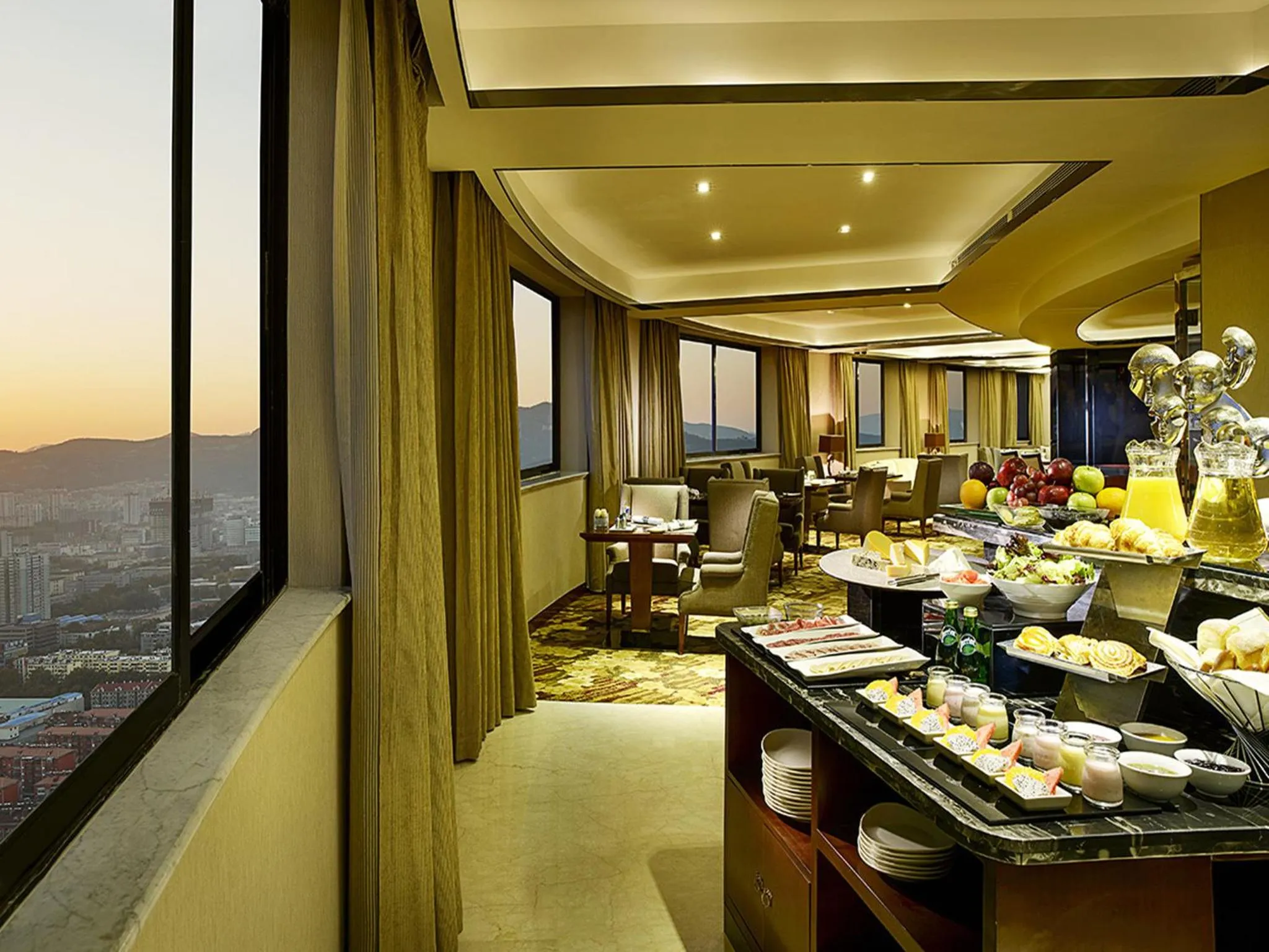 Lounge or bar in Sofitel Silver Plaza Jinan