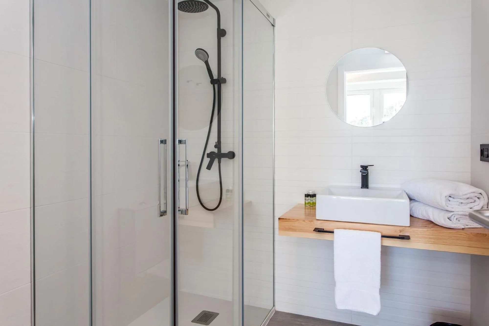 Shower in Mar do Ézaro - Boutique Hotel