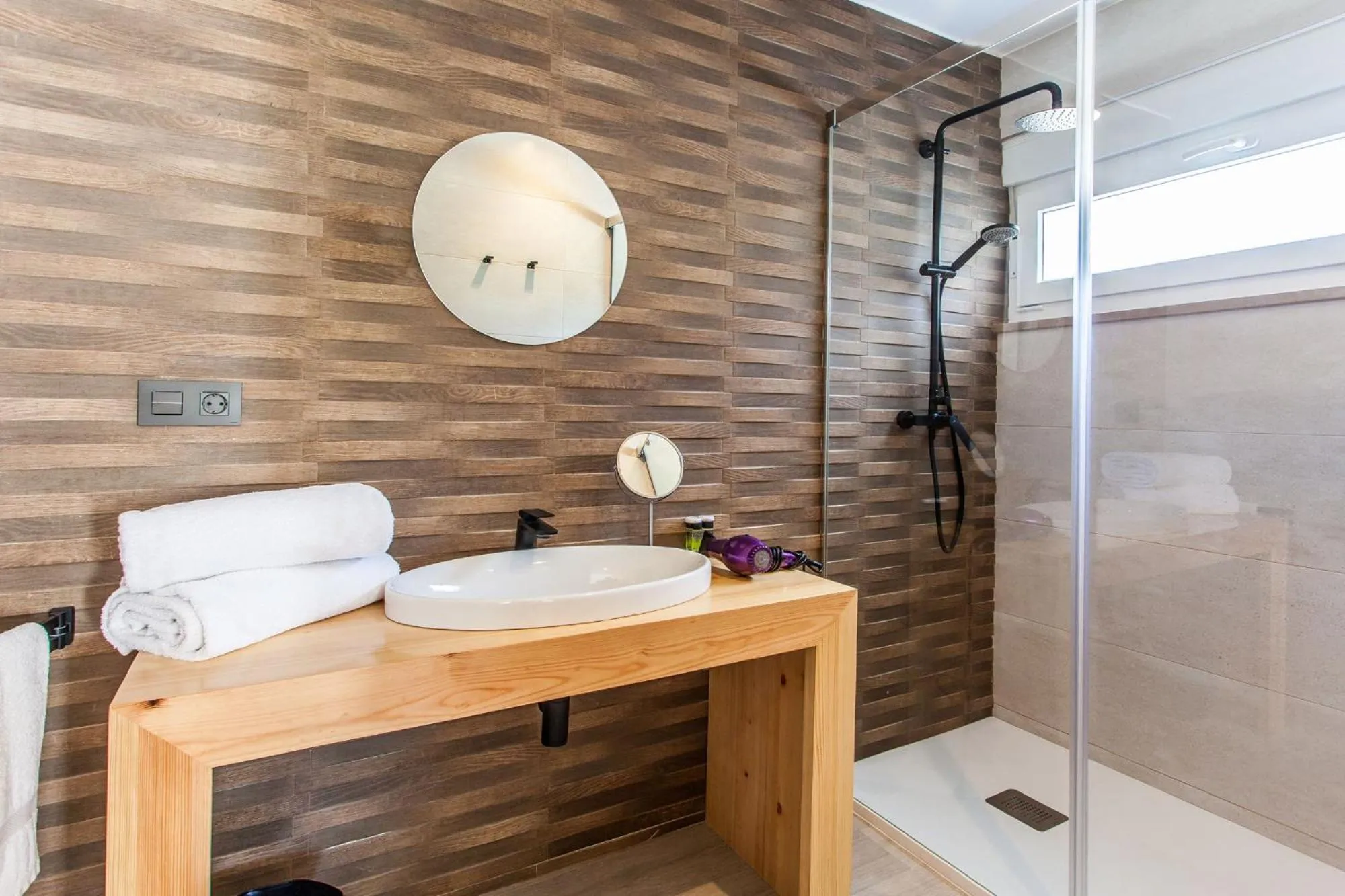 Shower in Mar do Ézaro - Boutique Hotel