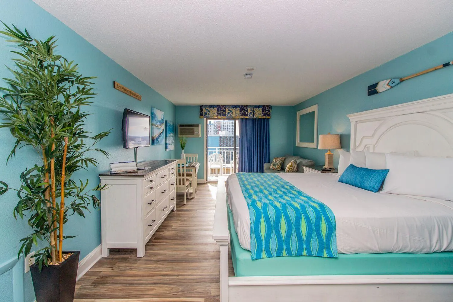 Photo of the whole room, Bed in Holiday Home in Myrtle Beach 51311