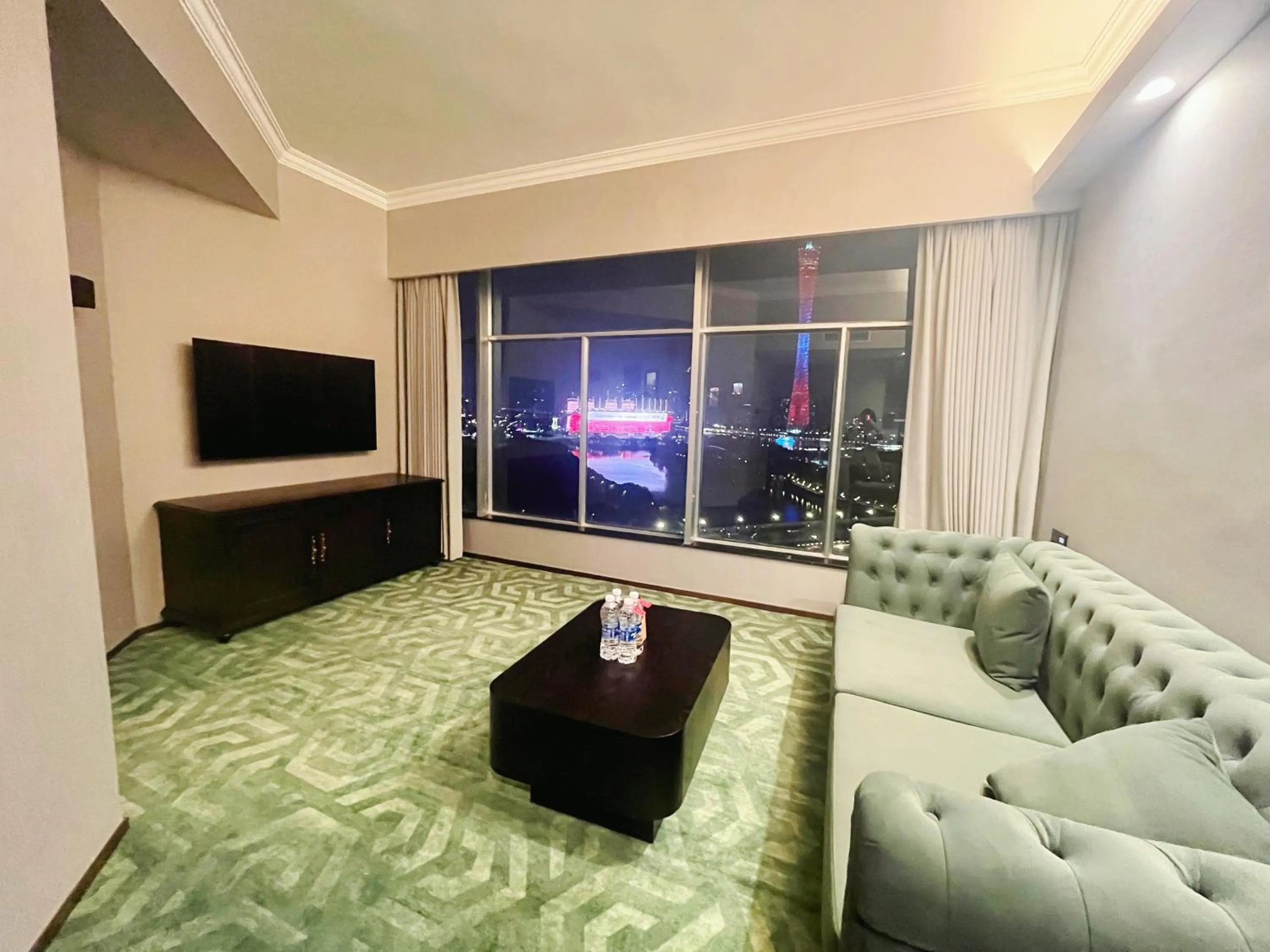 TV and multimedia in Ramada by Wyndham Pearl Guangzhou-Canton Fair Free Shuttle Bus