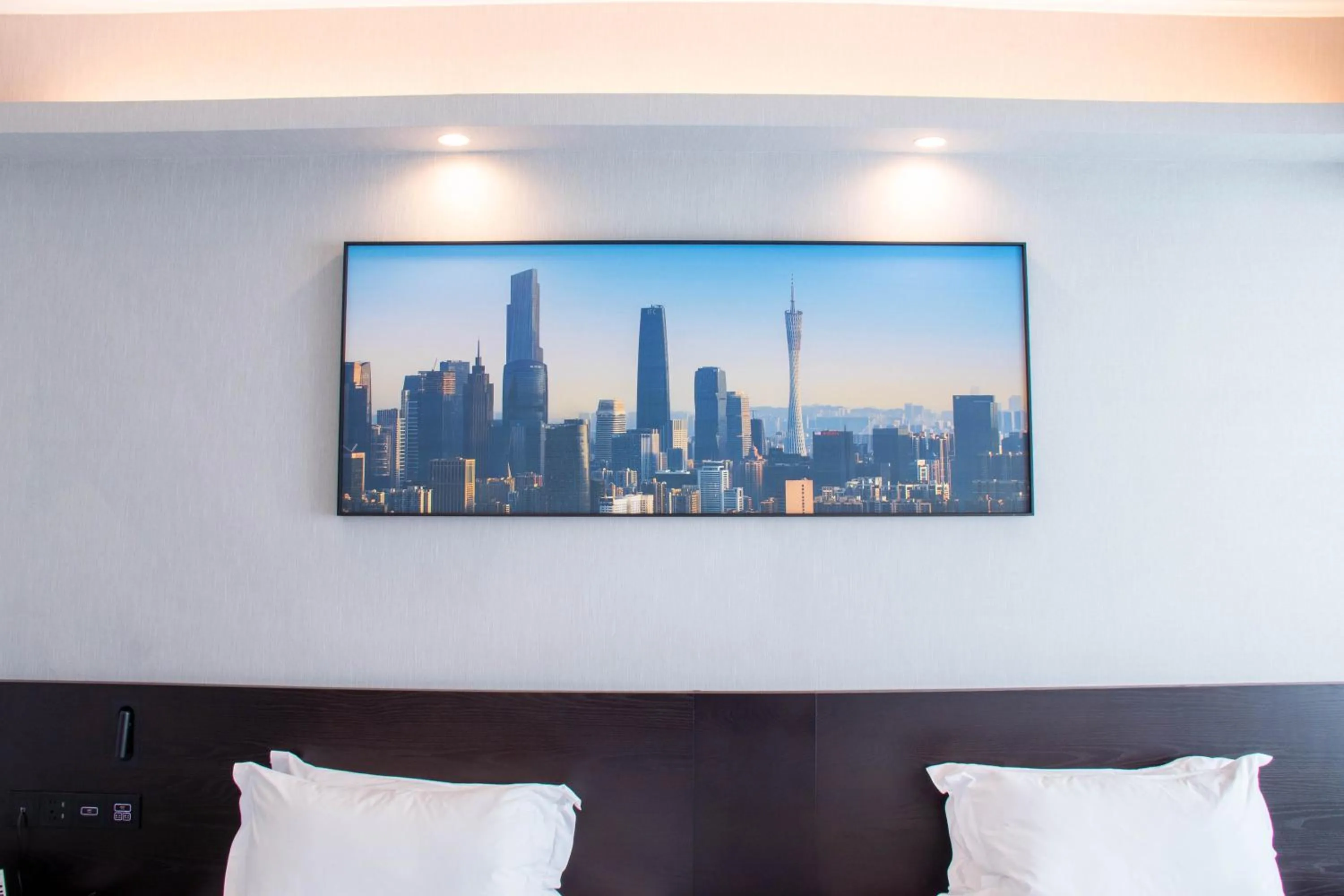 Ramada by Wyndham Pearl Guangzhou-Canton Fair Free Shuttle Bus