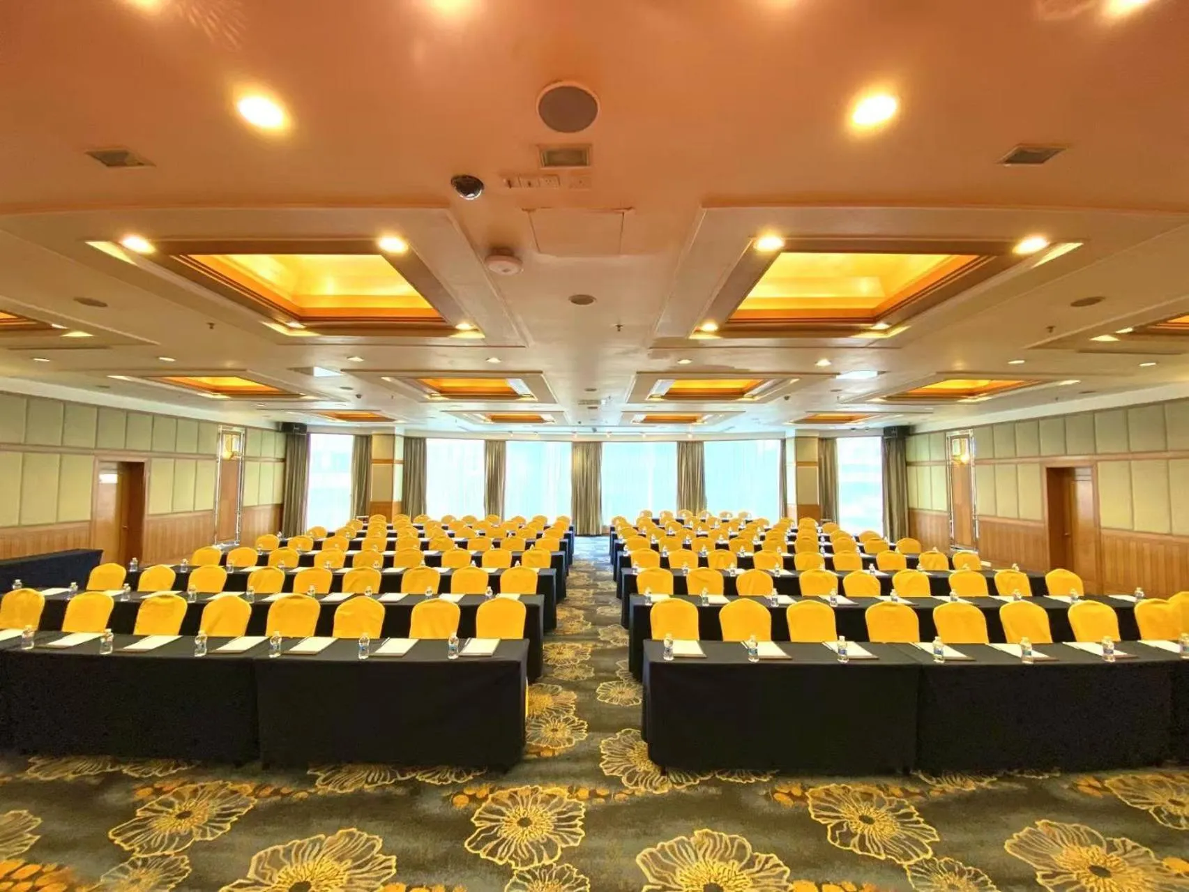 Meeting/conference room in Ramada by Wyndham Pearl Guangzhou-Canton Fair Free Shuttle Bus