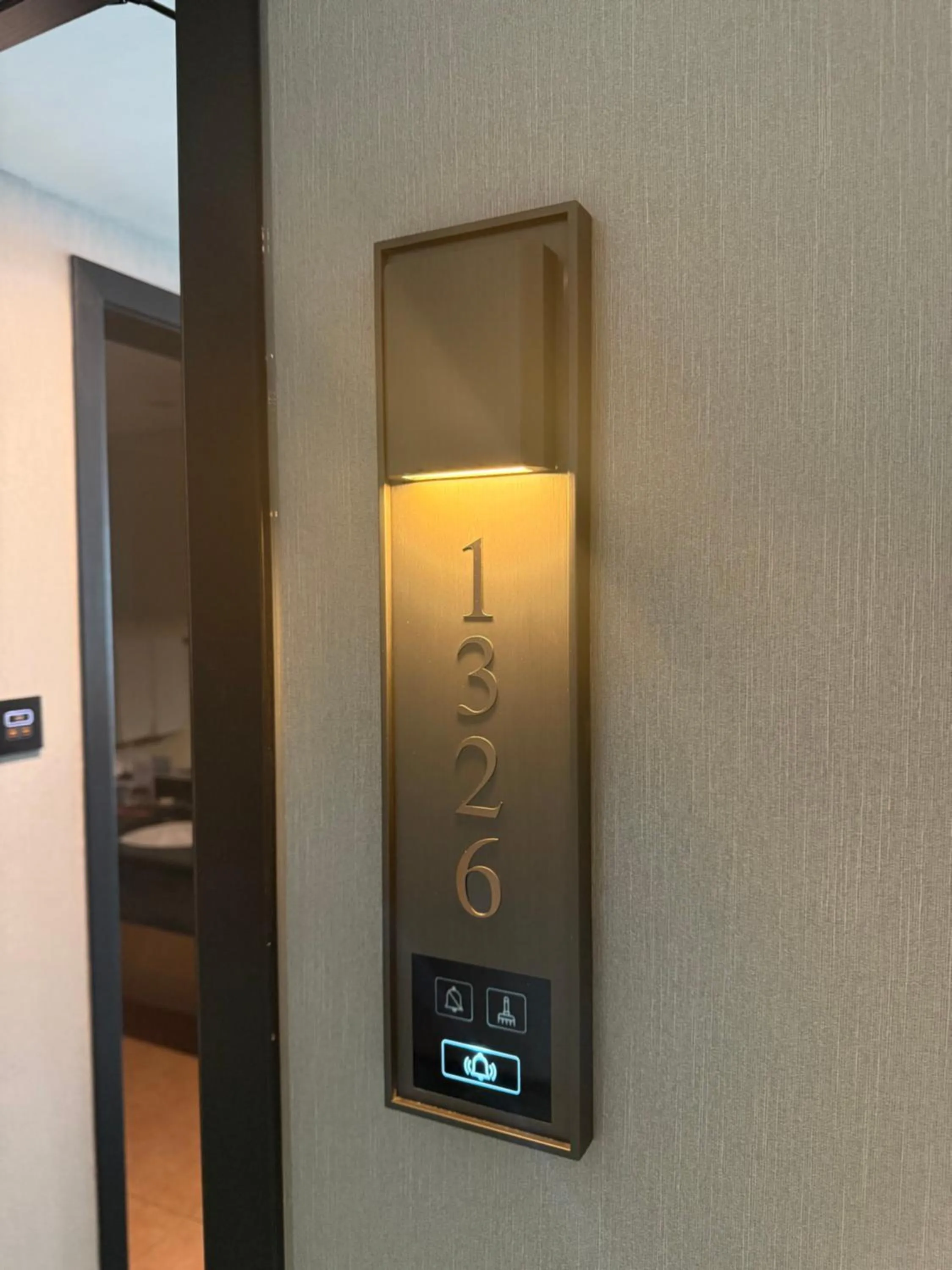 Ramada by Wyndham Pearl Guangzhou-Canton Fair Free Shuttle Bus