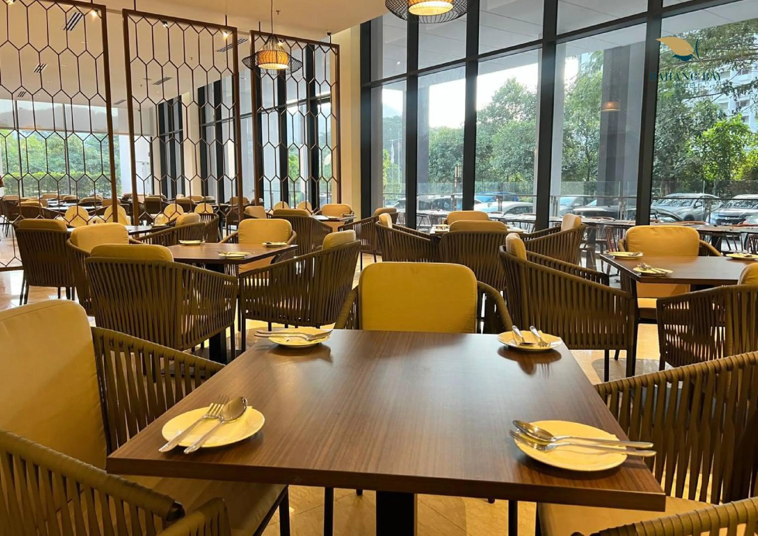 Restaurant/places to eat in Bahang Bay Hotel