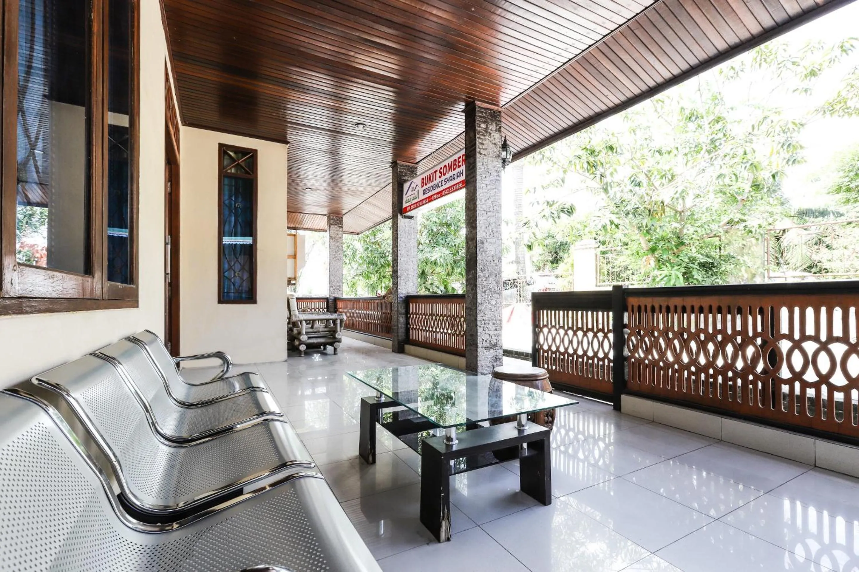 Lobby or reception in Hotel O Bukit Somber Residence Syariah