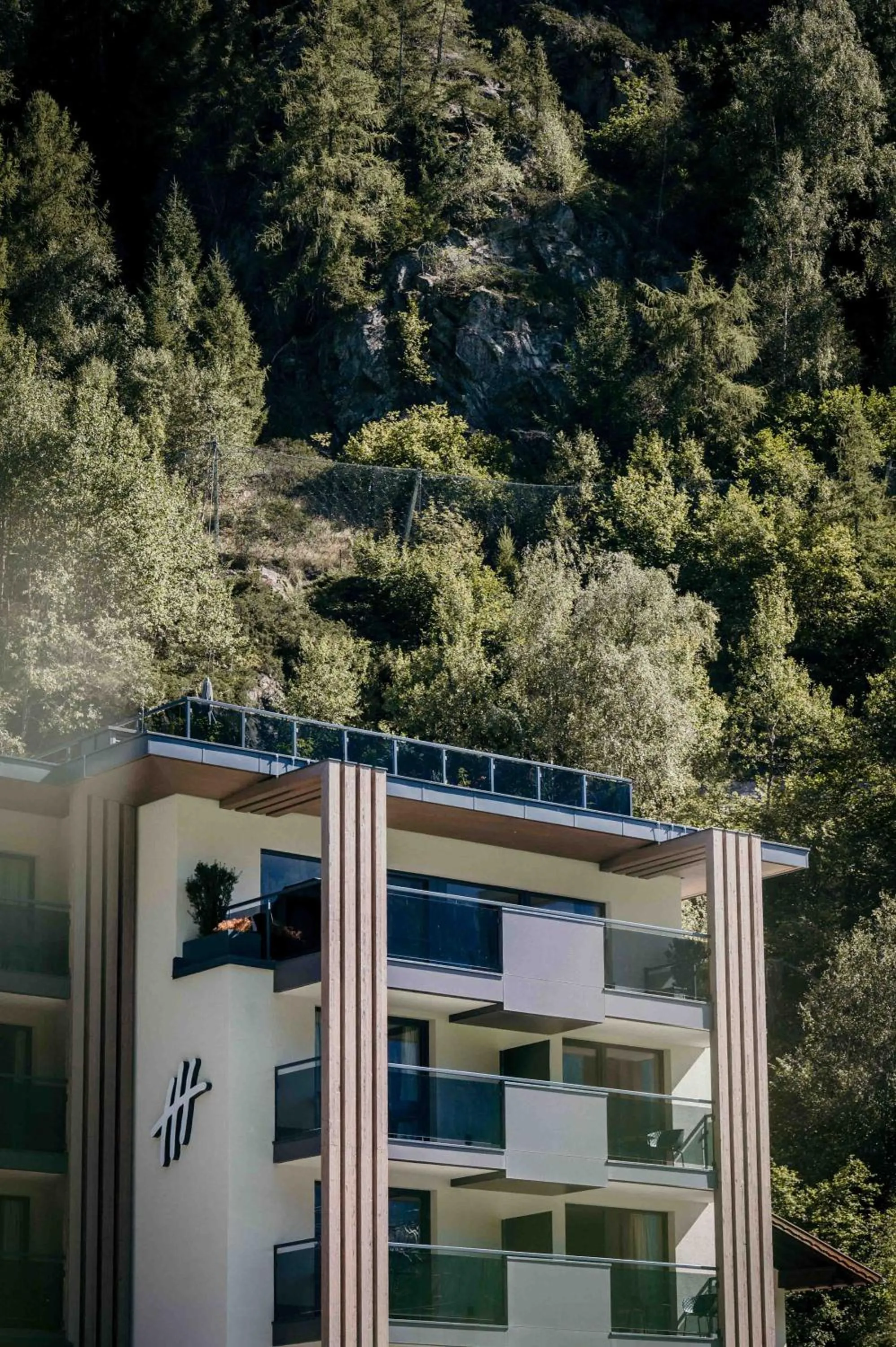 Property building in VIER Studios & Restaurant