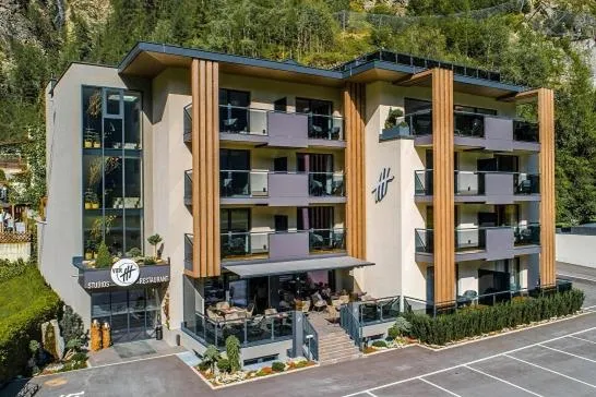 Property building in VIER Studios & Restaurant