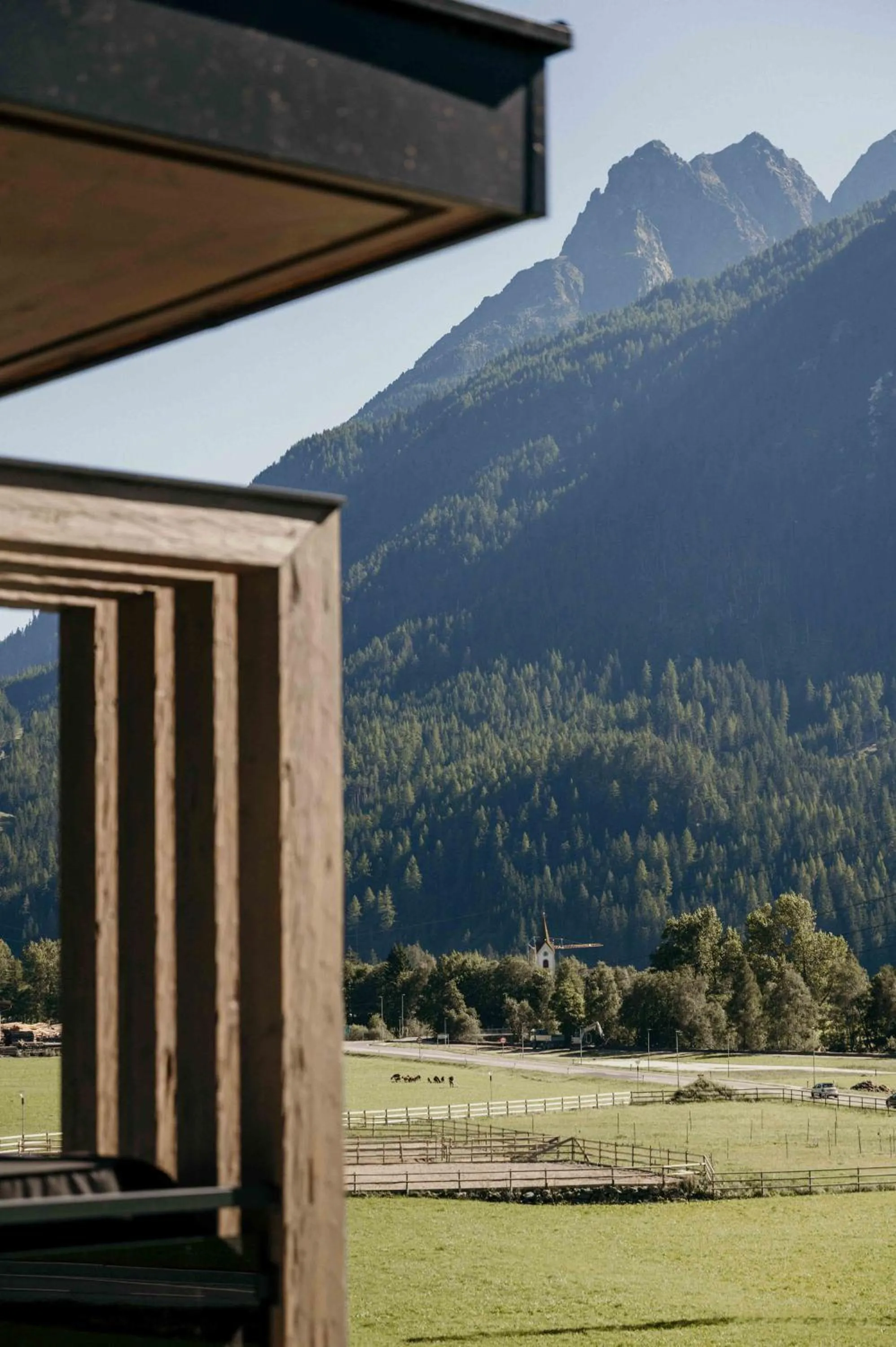 Mountain view in VIER Studios & Restaurant