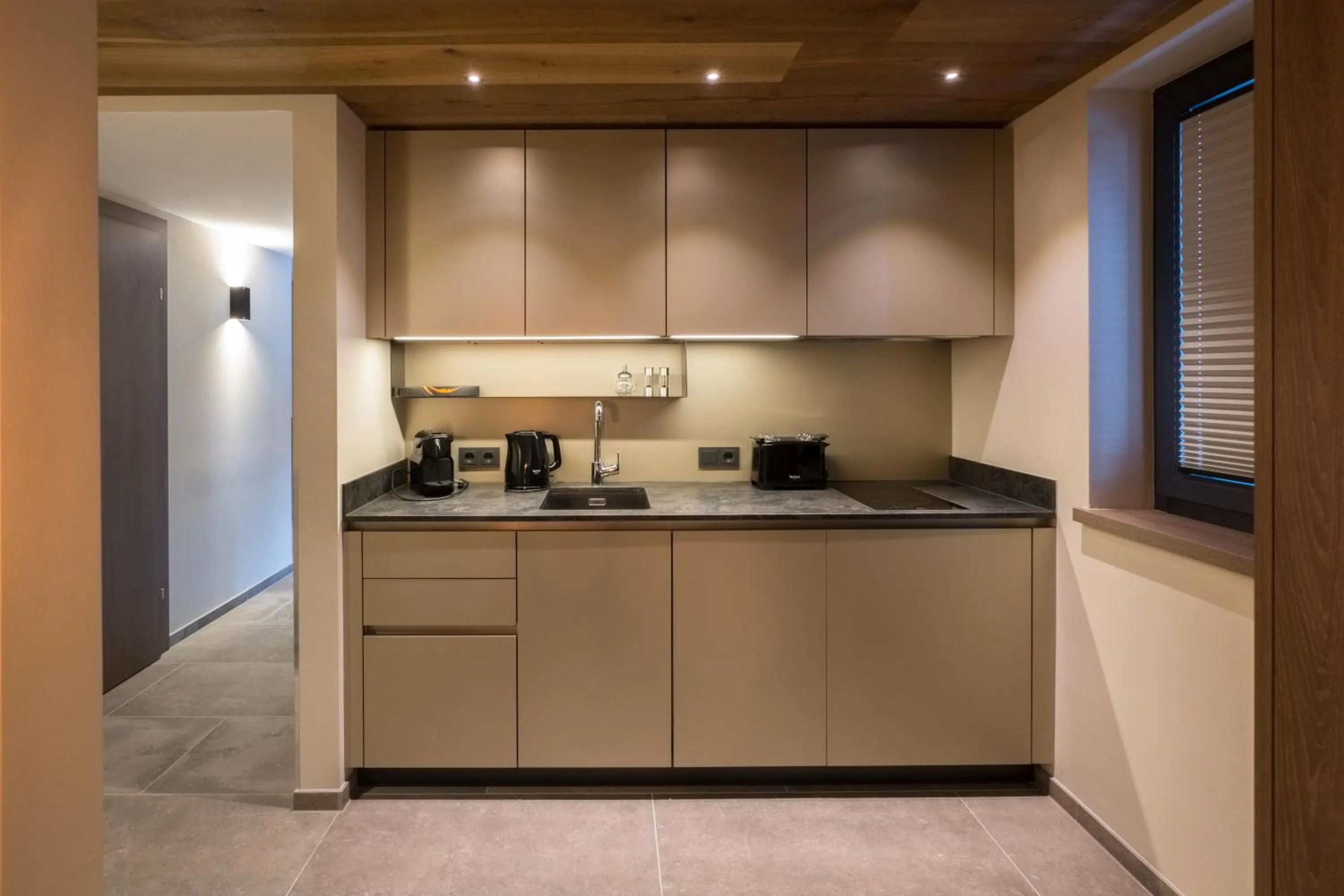 Kitchen or kitchenette in VIER Studios & Restaurant