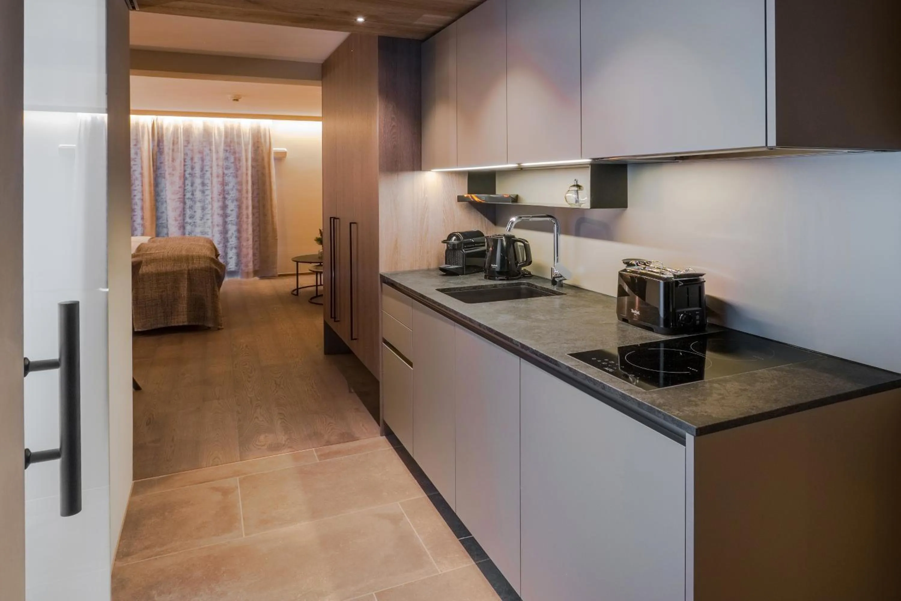 Kitchen or kitchenette in VIER Studios & Restaurant