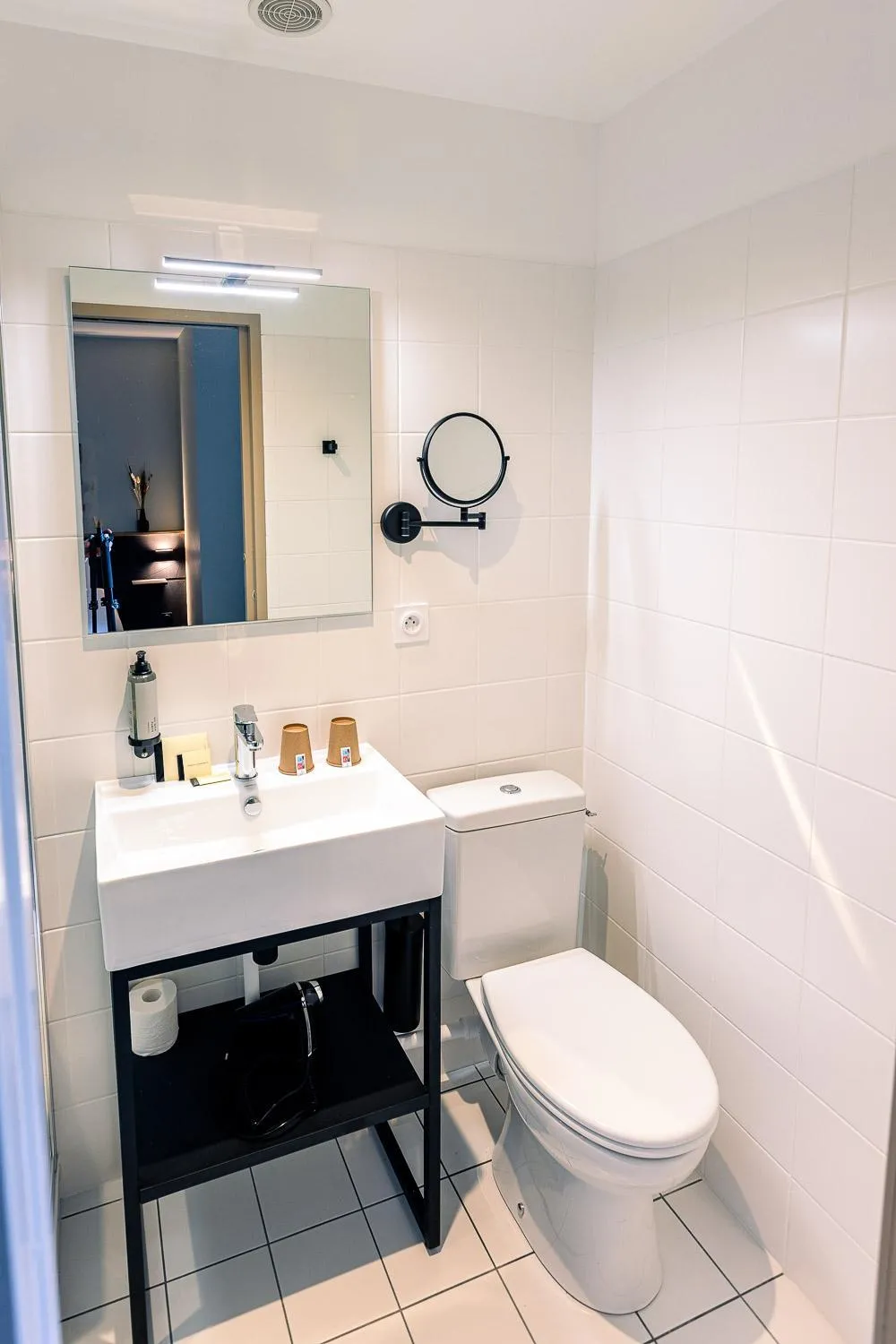 Toilet in Logis Hôtel & Restaurant Le Vert Bocage