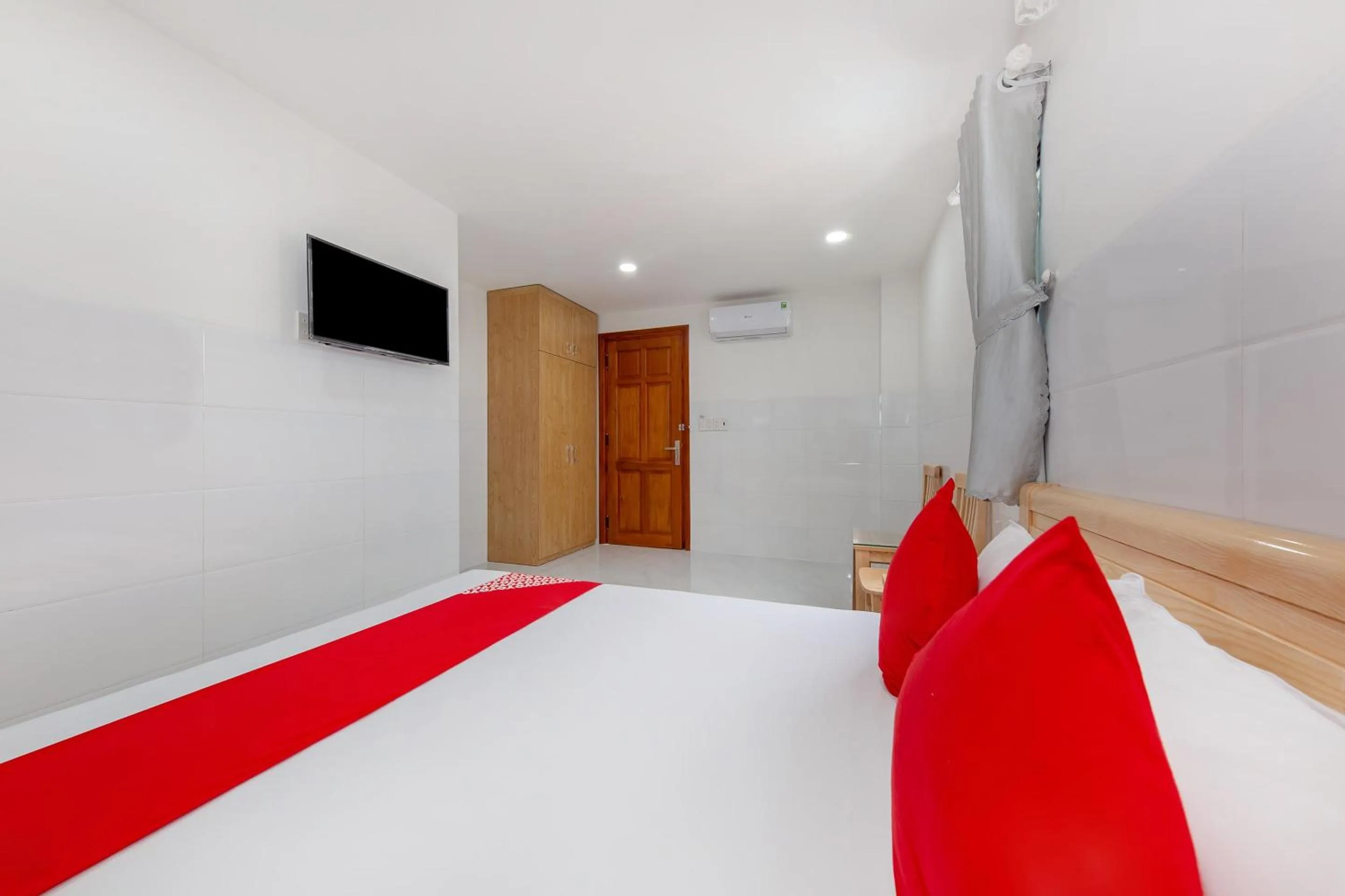 Bedroom, Bed in OYO 942 Cuong Hai Apartment