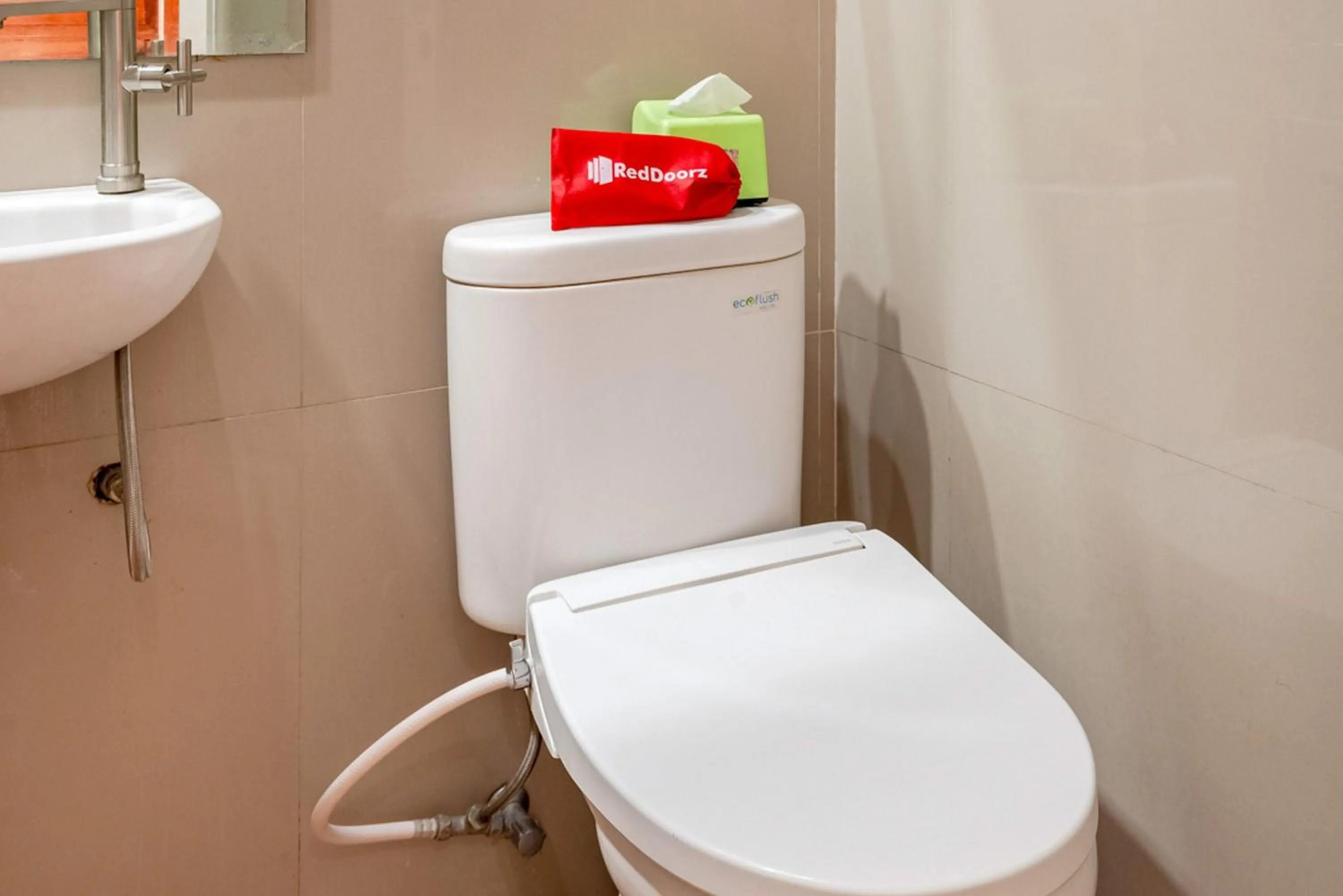 RedDoorz Syariah @ Soekarno Hatta Indah 2