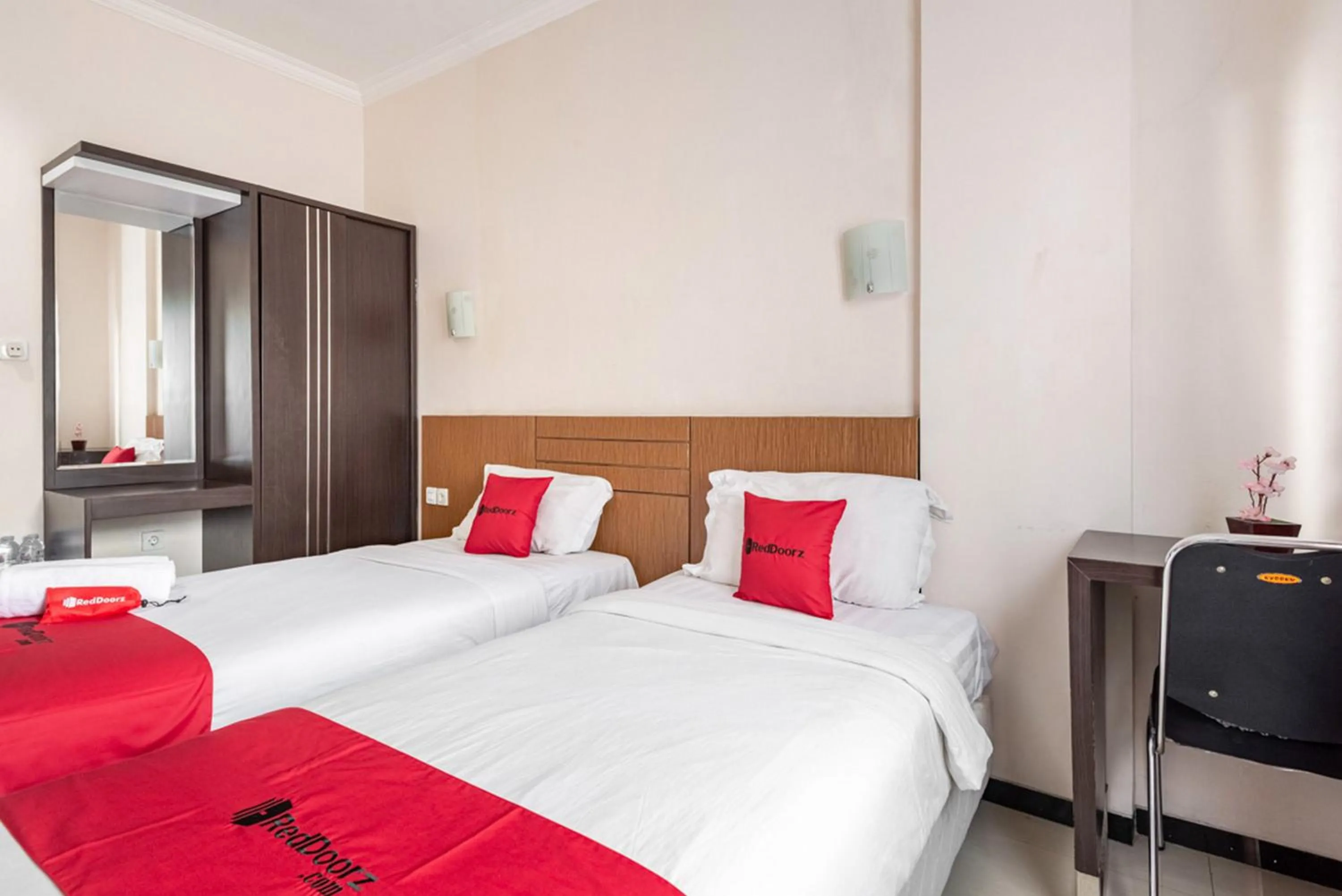 Bed in RedDoorz Syariah @ Soekarno Hatta Indah 2