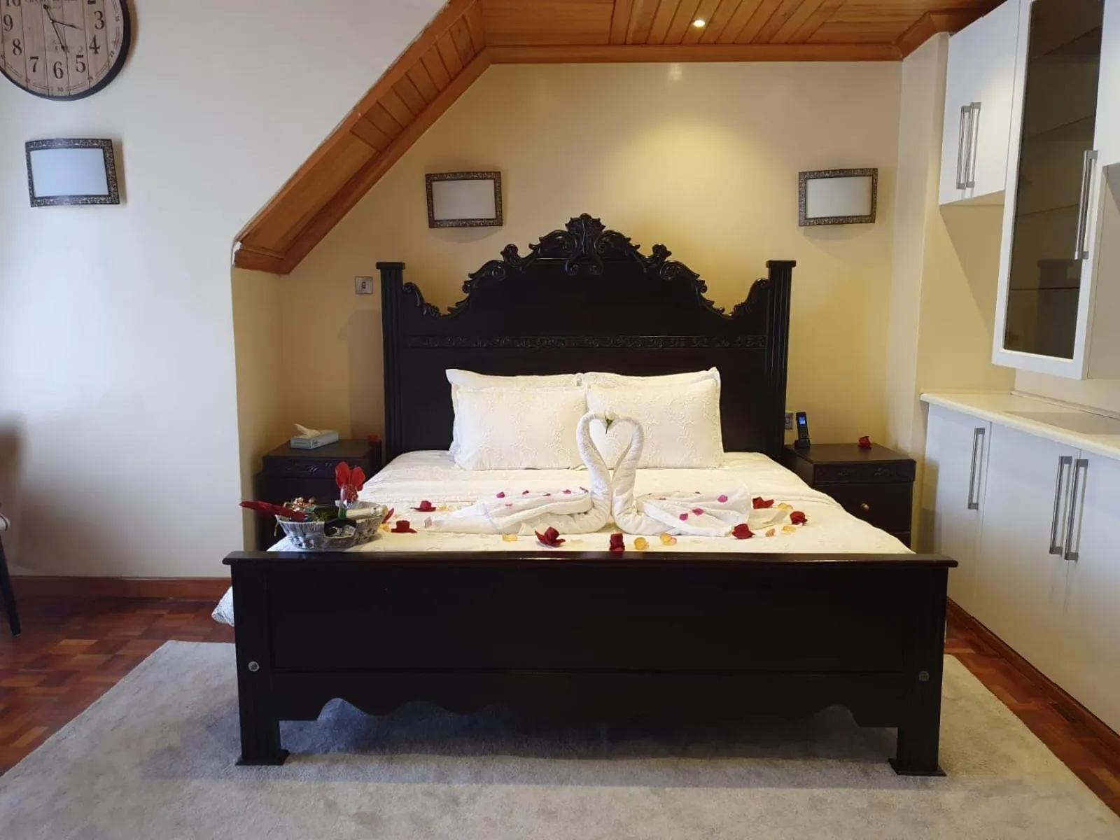 Bed in Asyana Gardens